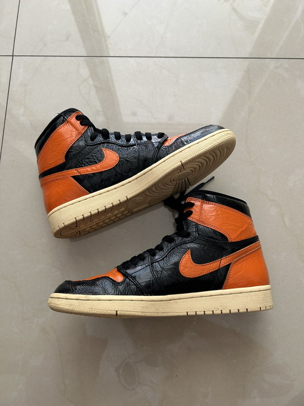 Jordan Brand Jordan 1 high shattered backboard 3.0 Size US 9 / EU 42 - 2 Thumbnail