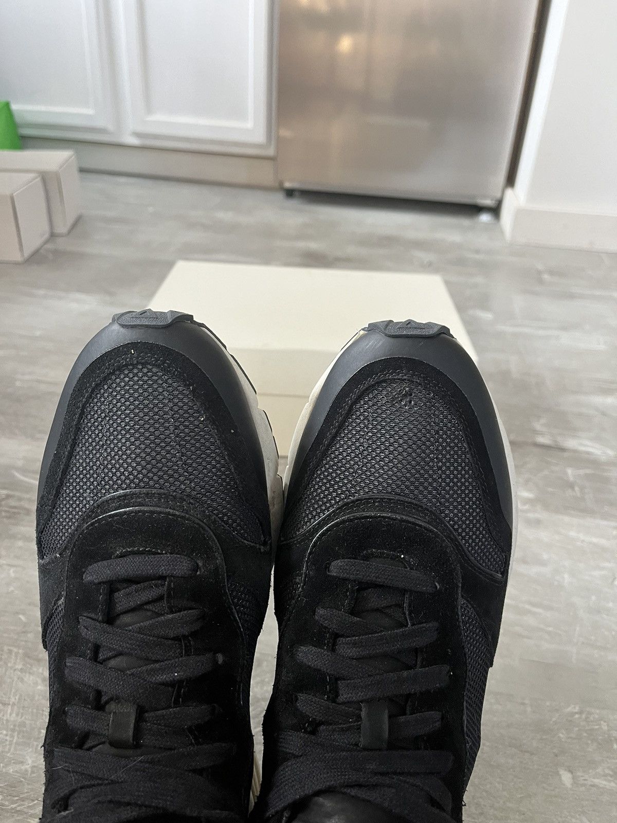 John Elliott John Elliott Edition One Runner in Black size 11 Size US 11 / EU 44 - 10 Thumbnail
