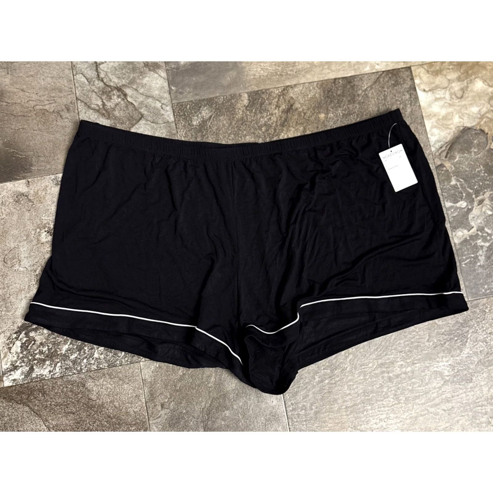 Nordstrom Nordstrom Lounge Shorts 3X Black Pull On Lightweight NWT Plus Women Loungewear Elastic Waist Stretchy Kn Modal Spandex Size 40" / US 18 - 2 Thumbnail