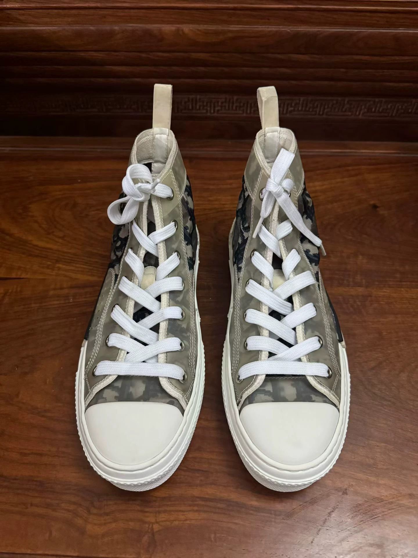 Diorb23 High-Top Shoes