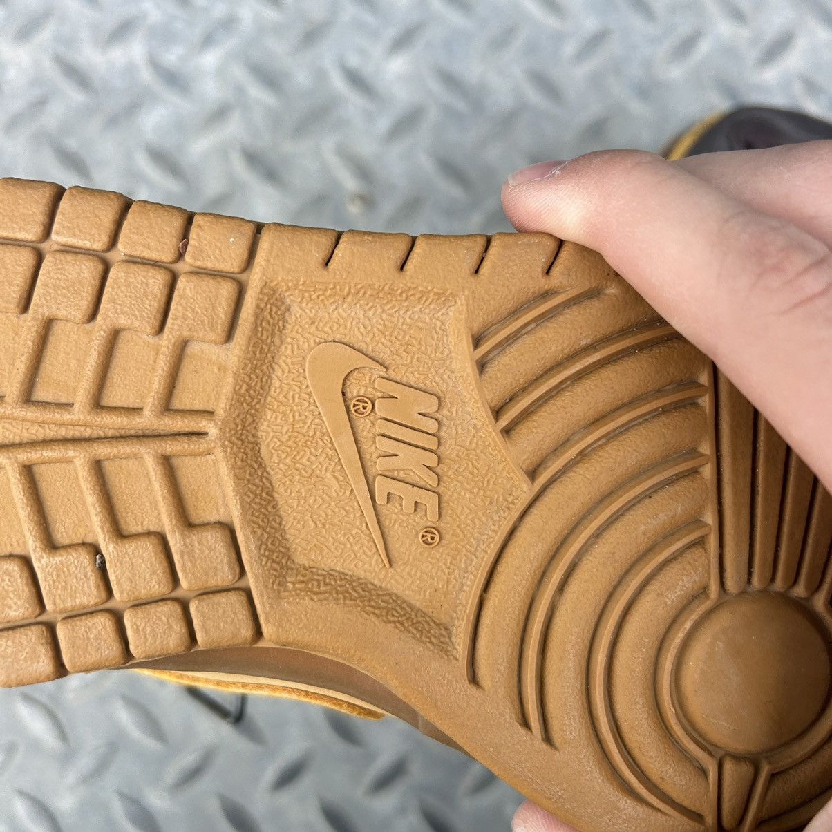 Nike Nike SB Dunk Mid Wheat Bronze 2006 Size US 8.5 / EU 41-42 - 13 Thumbnail