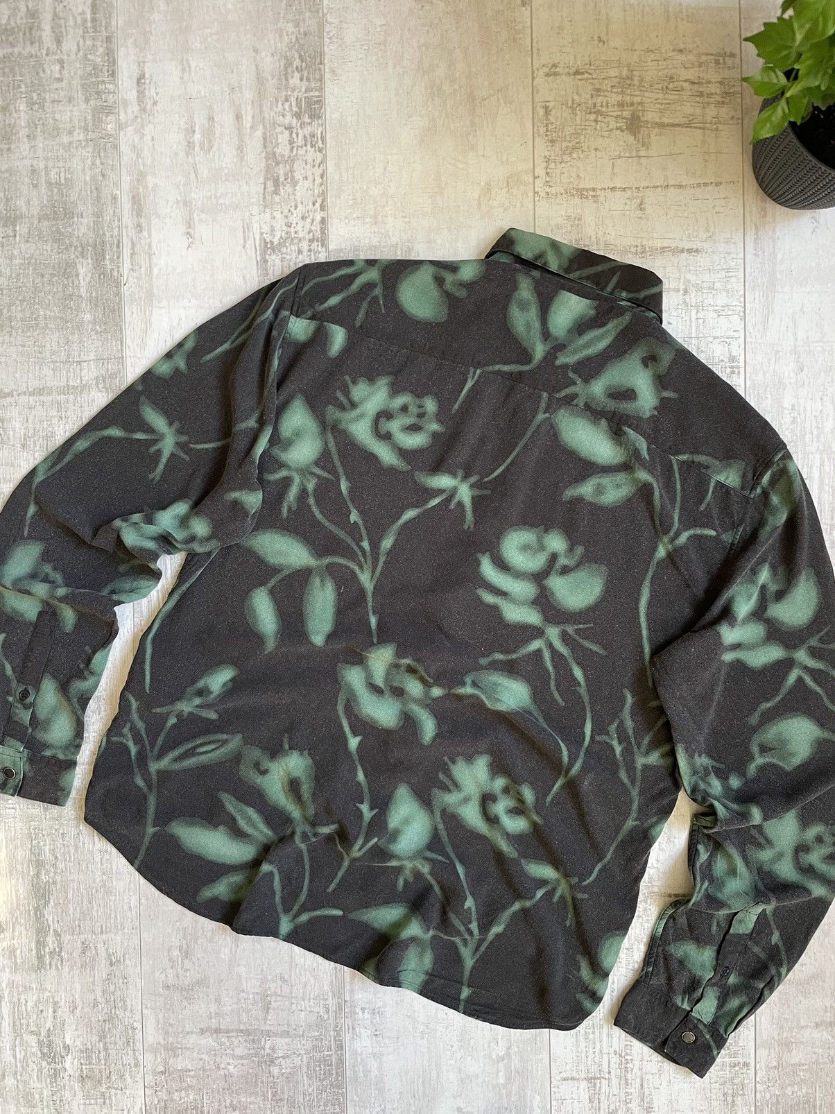 The Kooples The Kooples Blurred Rose Longsleeve Button Up Shirts Size US L / EU 52-54 / 3 - 6 Thumbnail