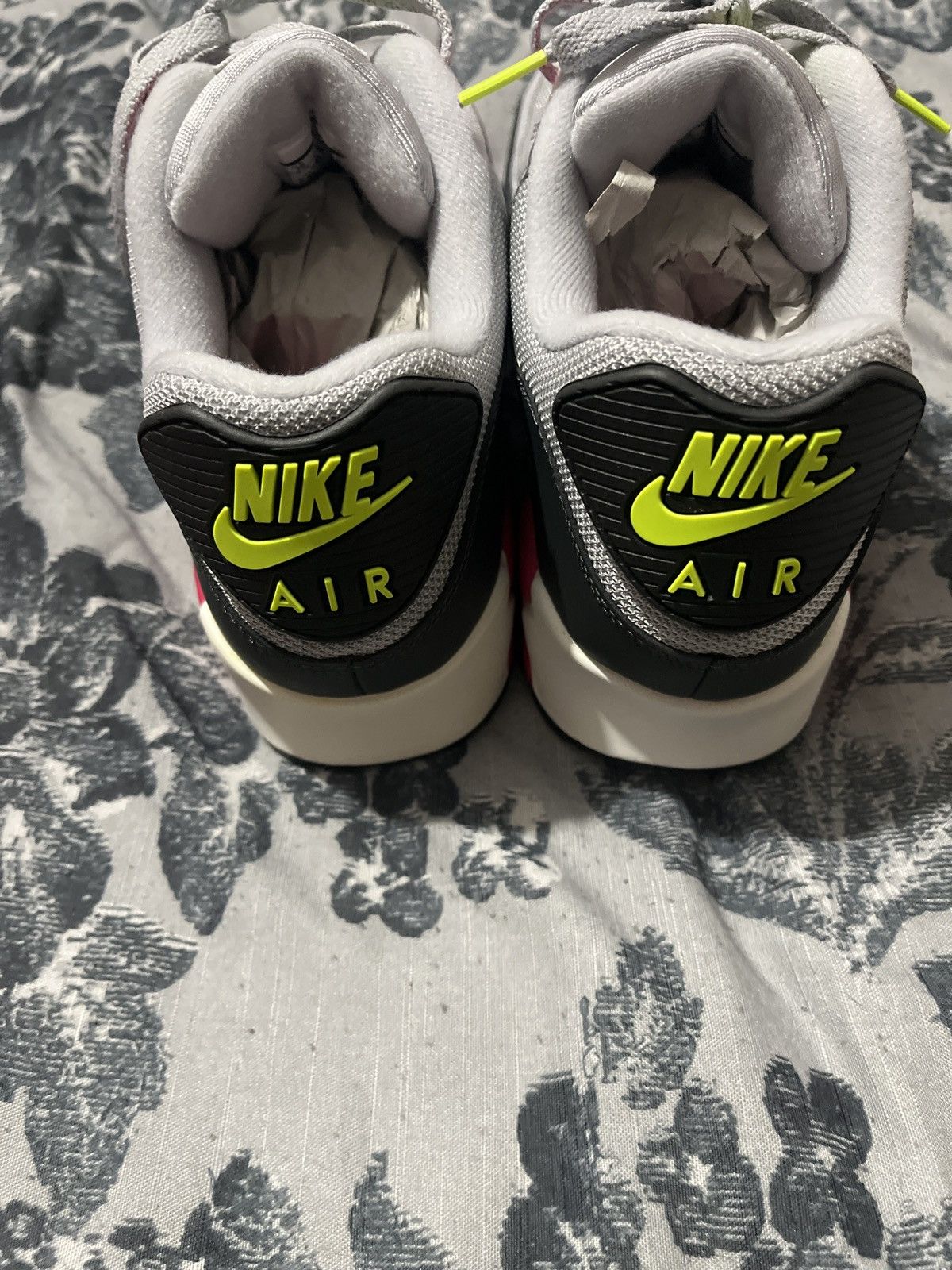 Nike Air max 90 wolf grey /white rush pink Size US 10 / EU 43 - 4 Thumbnail