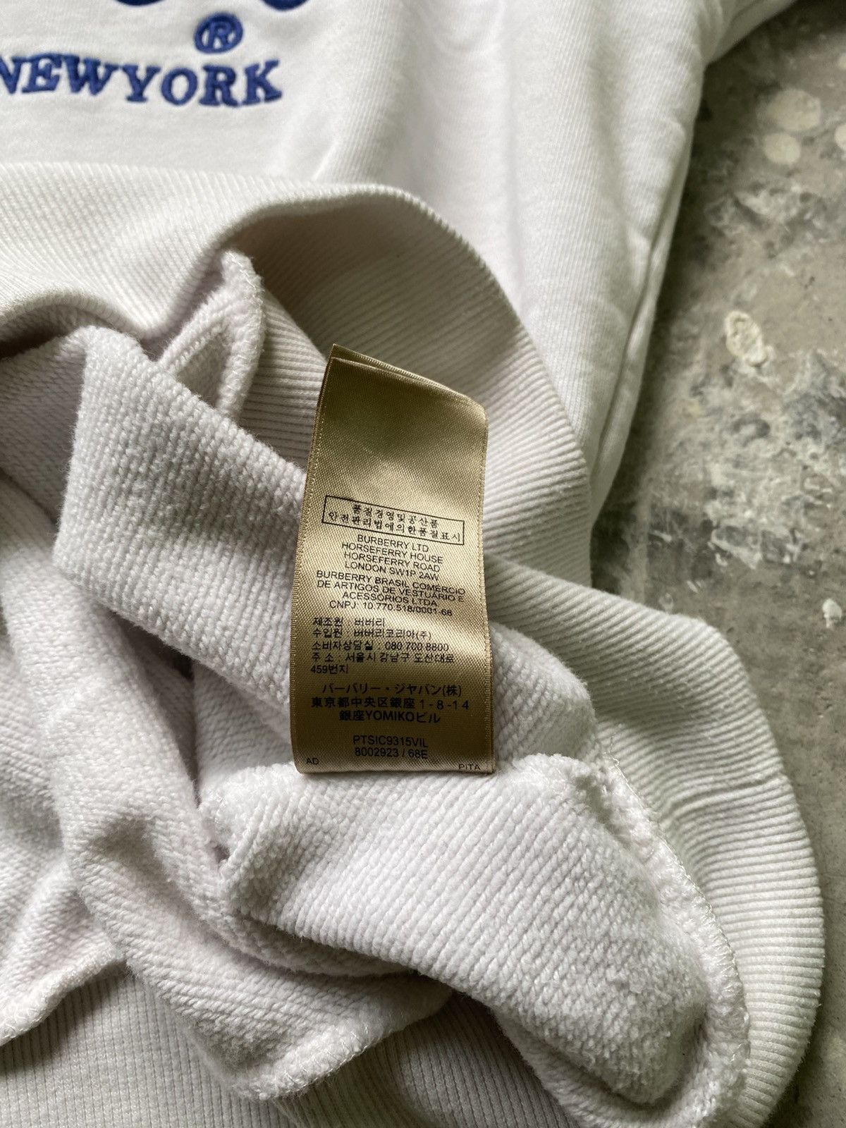 Burberry Burberry London Embroidery Spellout Pullover Size US M / EU 48-50 / 2 - 11 Thumbnail