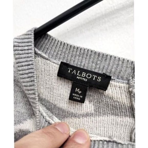Talbots Talbots Sweater Womens Petite Medium Black Gray Giraffe Print Pullover Crew Neck Size M / US 6-8 / IT 42-44 - 3 Thumbnail