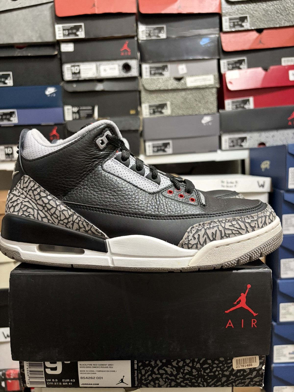 Size 9.5 - Jordan 3 Retro Black Cement (2018) (854262-001)