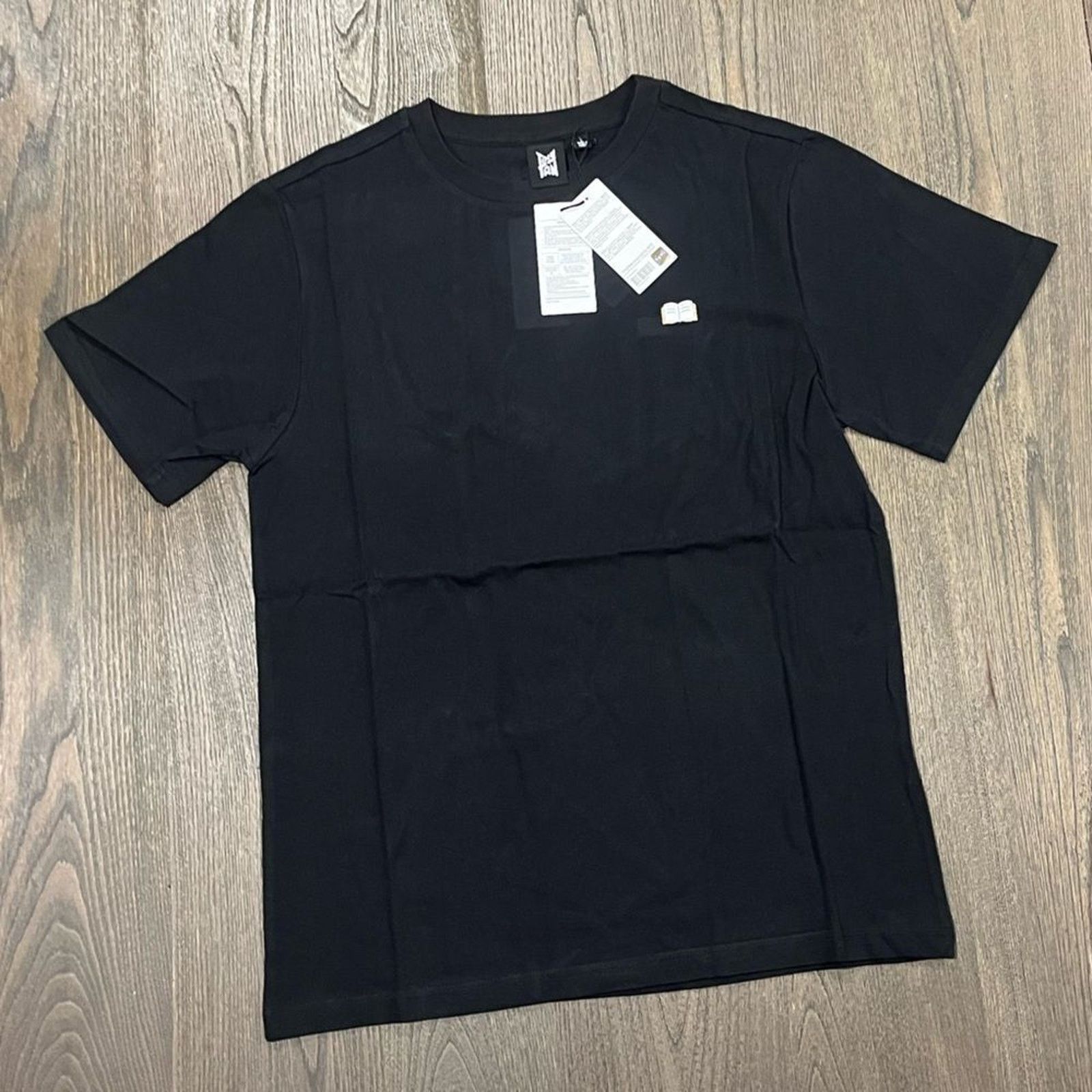 Vintage NWT BTS TinyTan RM Character T-Shirt Black Size L Size US L / EU 52-54 / 3 - 1 Thumbnail
