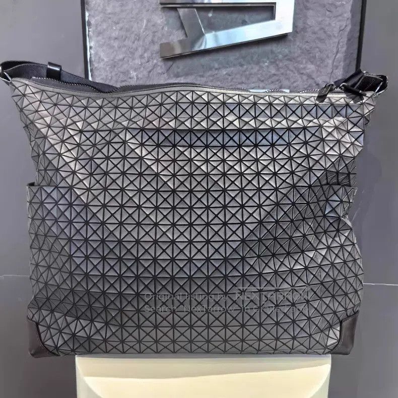 Issey Miyake Issey Miyake Black Crossbody Bag Size ONE SIZE - 3 Thumbnail