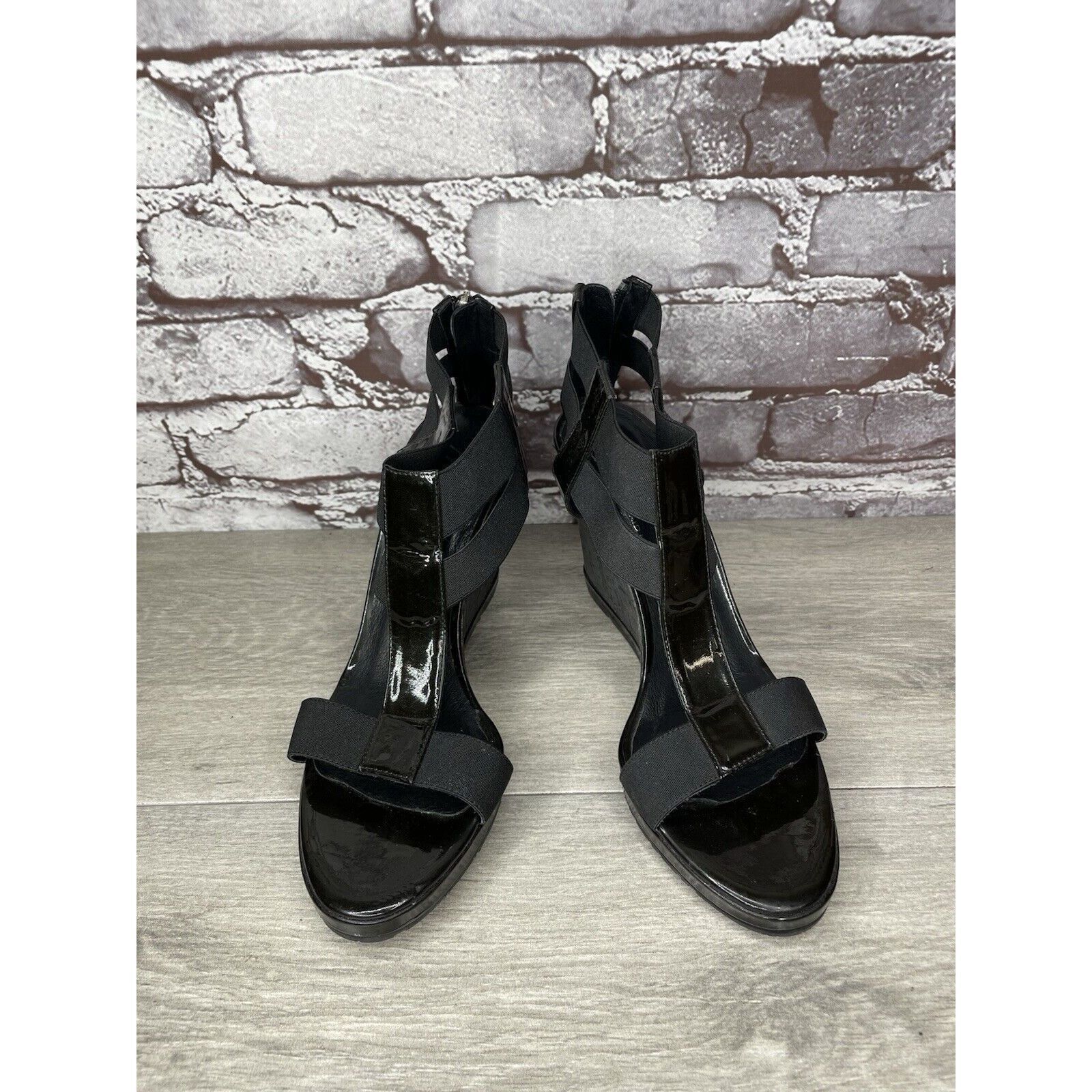 Donald Pliner Donald Pliner Black Patent Leather Back Zip Wedge Sandals Women Sz 8.5M US/39EU Size US 8.5 / IT 38.5 - 5 Thumbnail