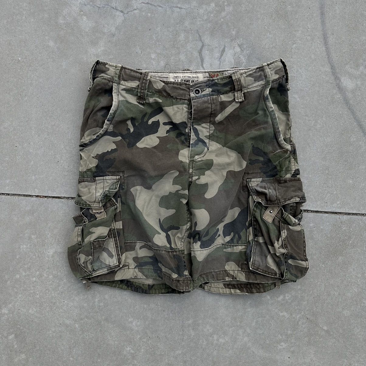 Other Vintage Japanese Style Camo Multi-pocket Shorts Y2K Army 00s Size US 36 / EU 52 - 4 Thumbnail