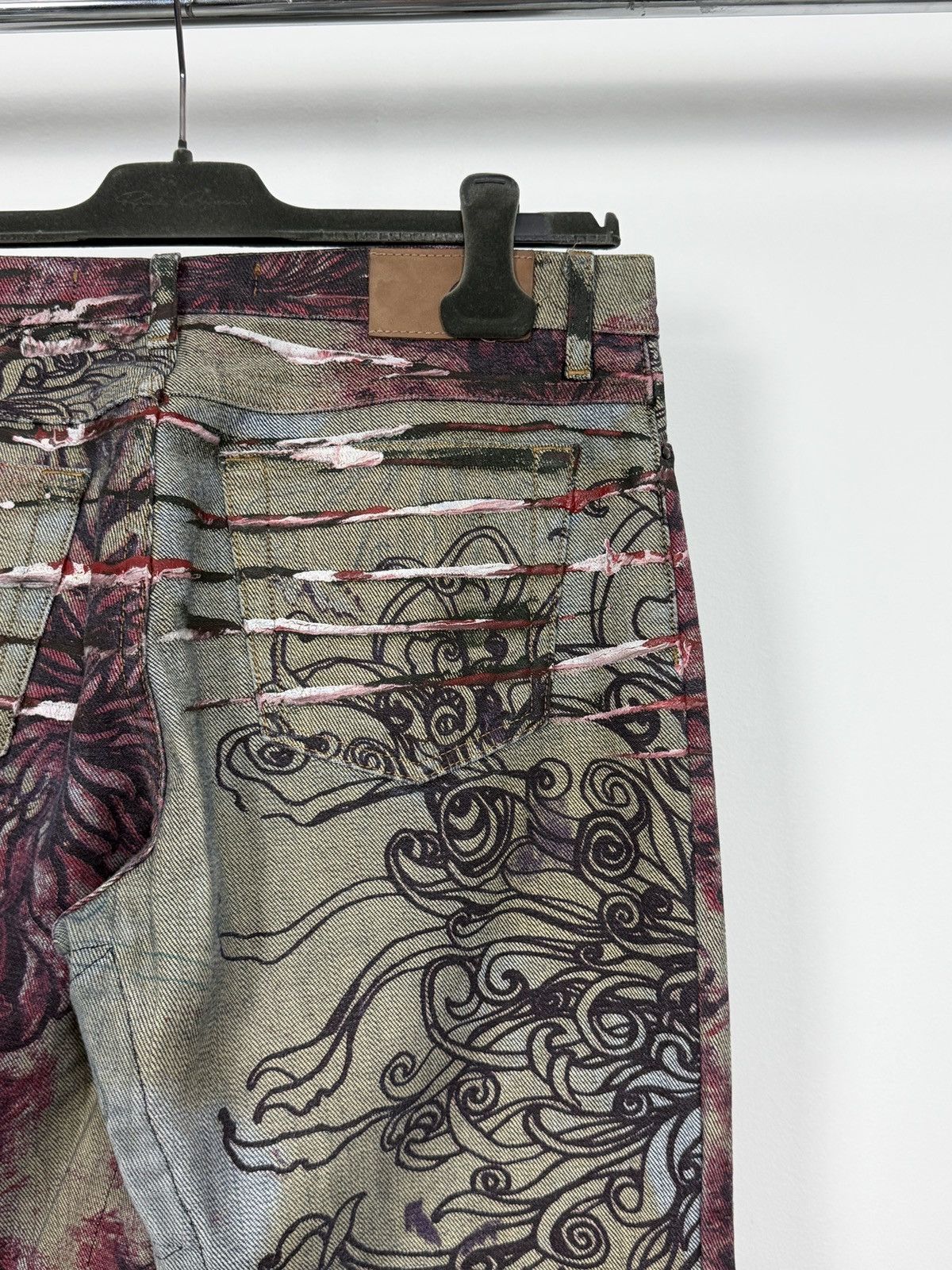 Roberto Cavalli Roberto Cavalli 2000’s Flared Floral Slashed Tattoo Jeans Size 28" / US 6 / IT 42 - 17 Thumbnail