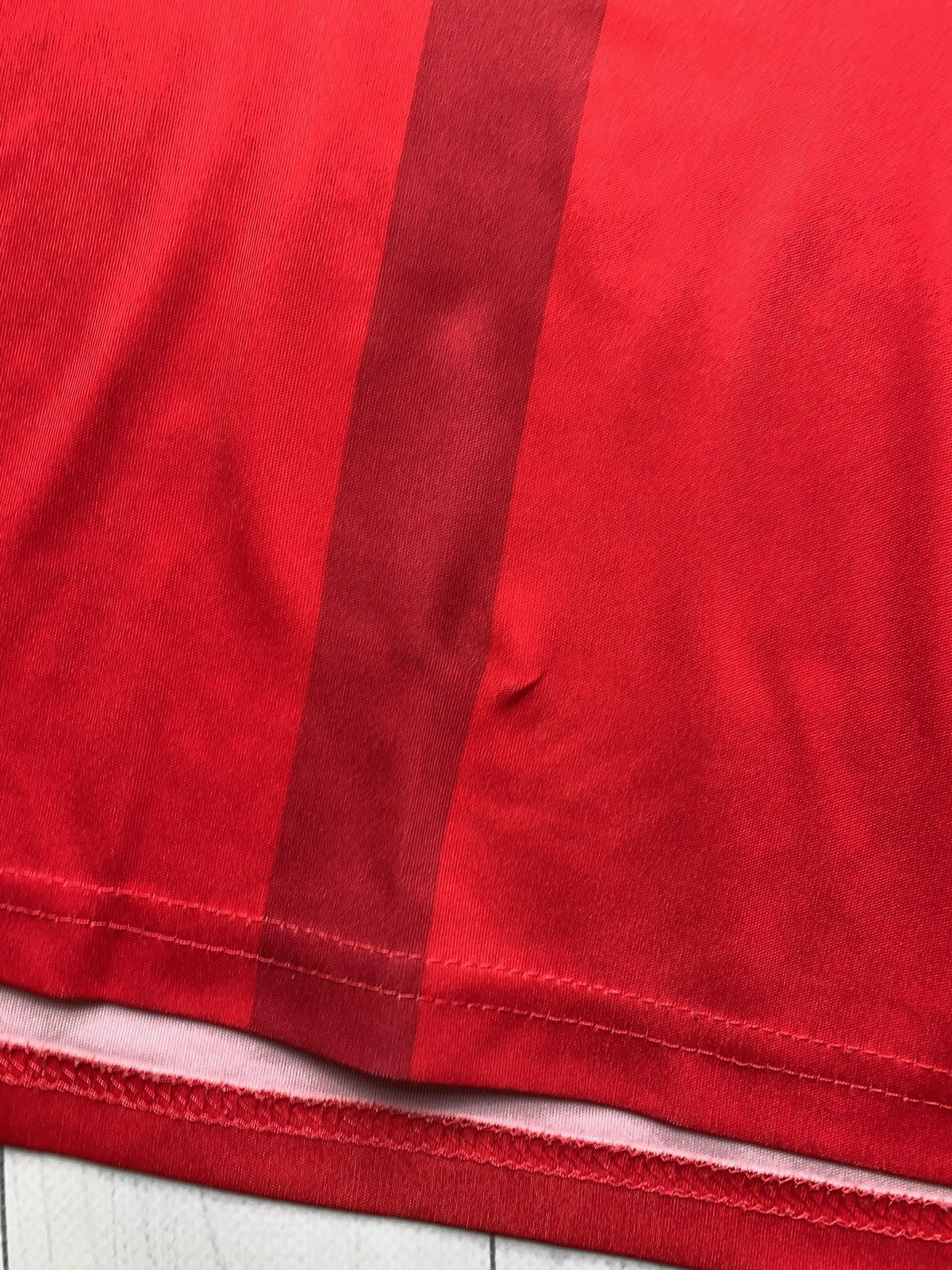 Puma × Vintage Vintage puma Arsenal soccer jersey size L red Size US L / EU 52-54 / 3 - 3 Thumbnail
