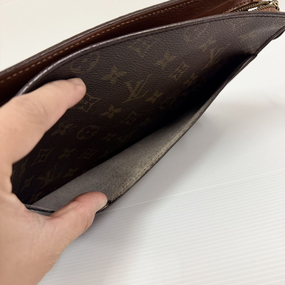 Louis Vuitton Louis Vuitton Monogram Clutch Bag Size ONE SIZE - 10 Thumbnail