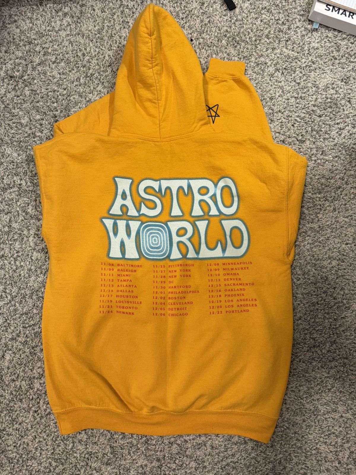 Travis Scott Astroworld tour hoodie Size US M / EU 48-50 / 2 - 5 Thumbnail