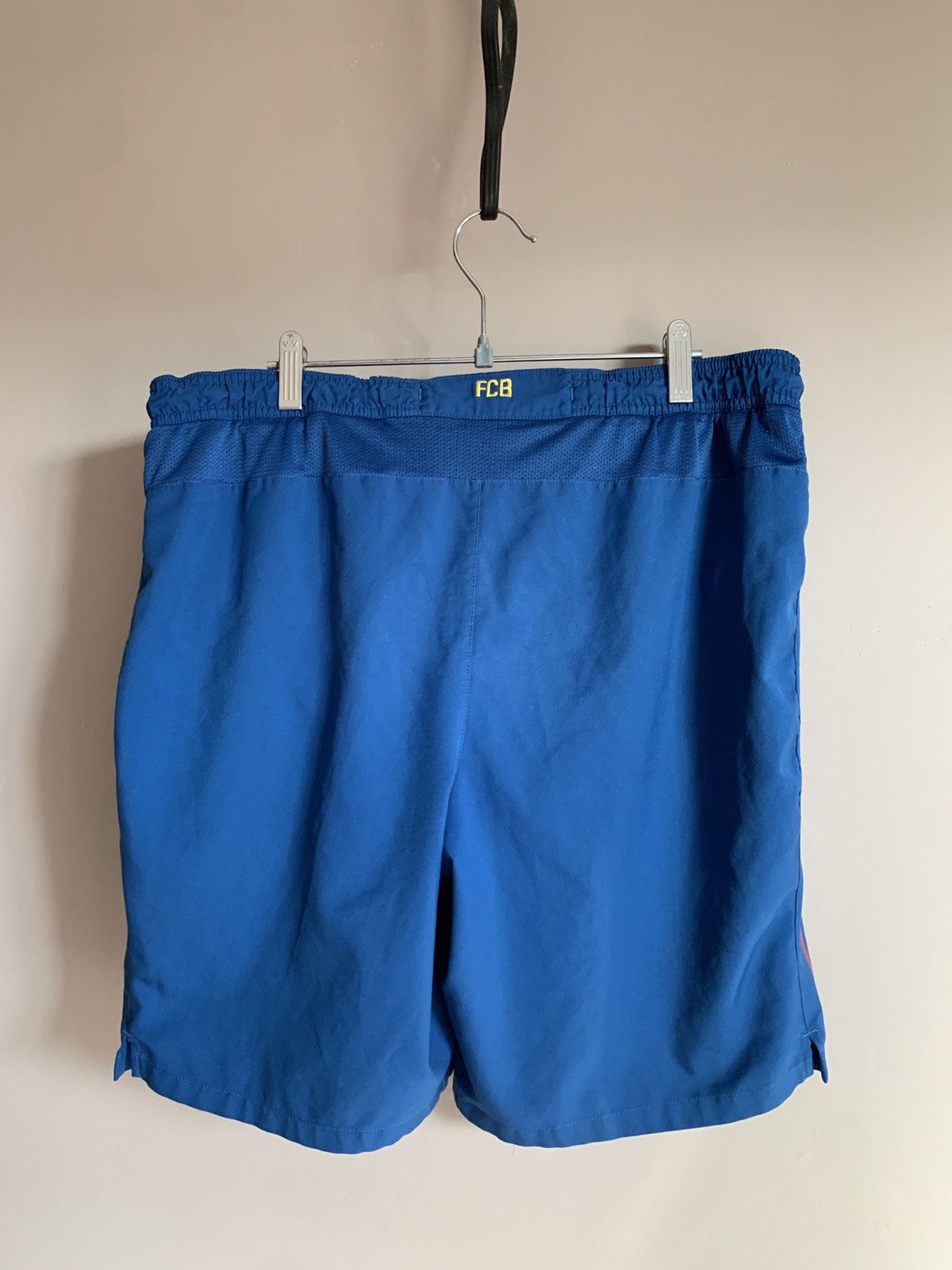 Vintage FC Barcelona Nike vintage shorts soccer football Spain Size US 34 / EU 50 - 2 Thumbnail