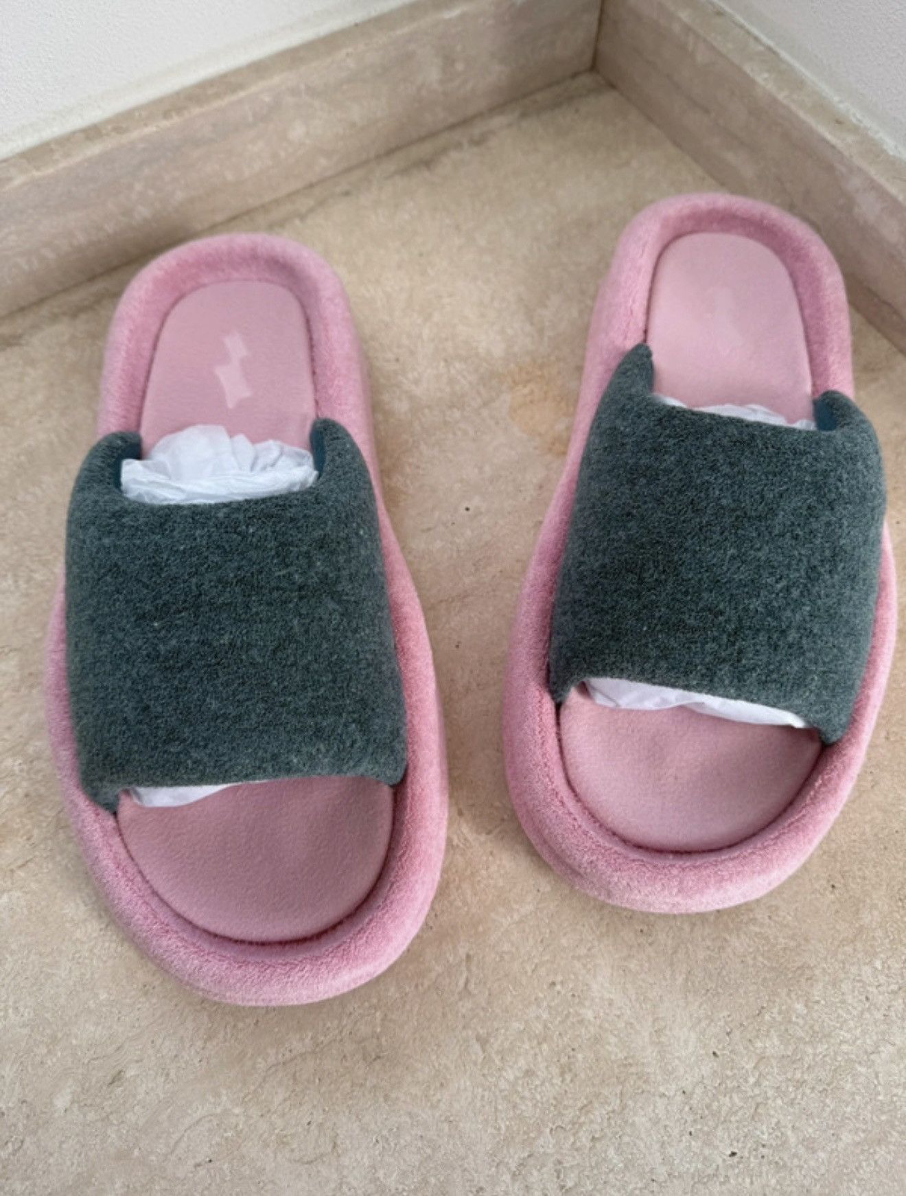 SKYLRK Skylrk Bieber Rest Slides Bloop EU44 US10 NWT Size US 10 / EU 43 - 1 Thumbnail