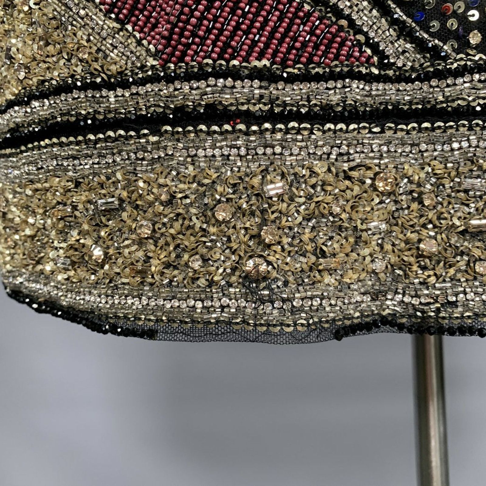 Naeem Khan Size 8 Silver Red & Blue Sequined Midi Cocktail Dress Size M / US 6-8 / IT 42-44 - 7 Thumbnail