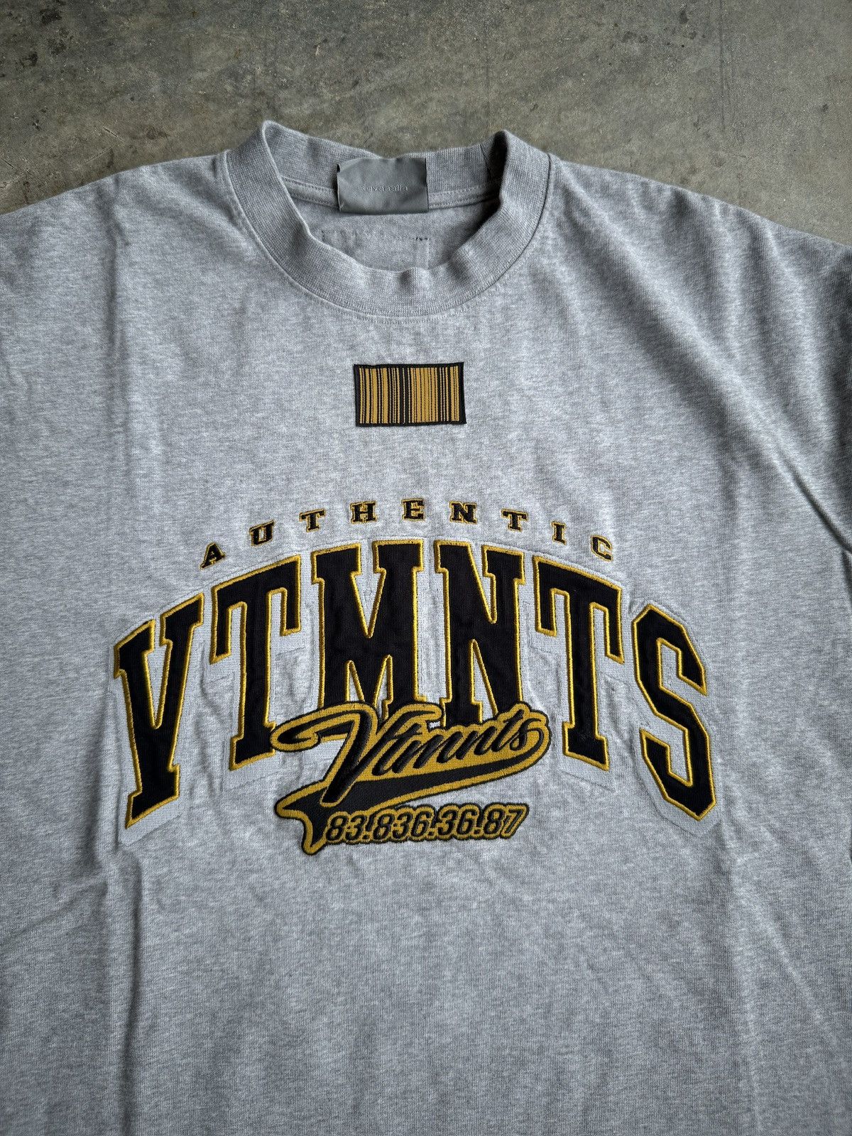 VTMNTS *RARE* GVASALIA VTMNTS BIG LOGO TEE OVERSIZE Size US S / EU 44-46 / 1 - 2 Thumbnail