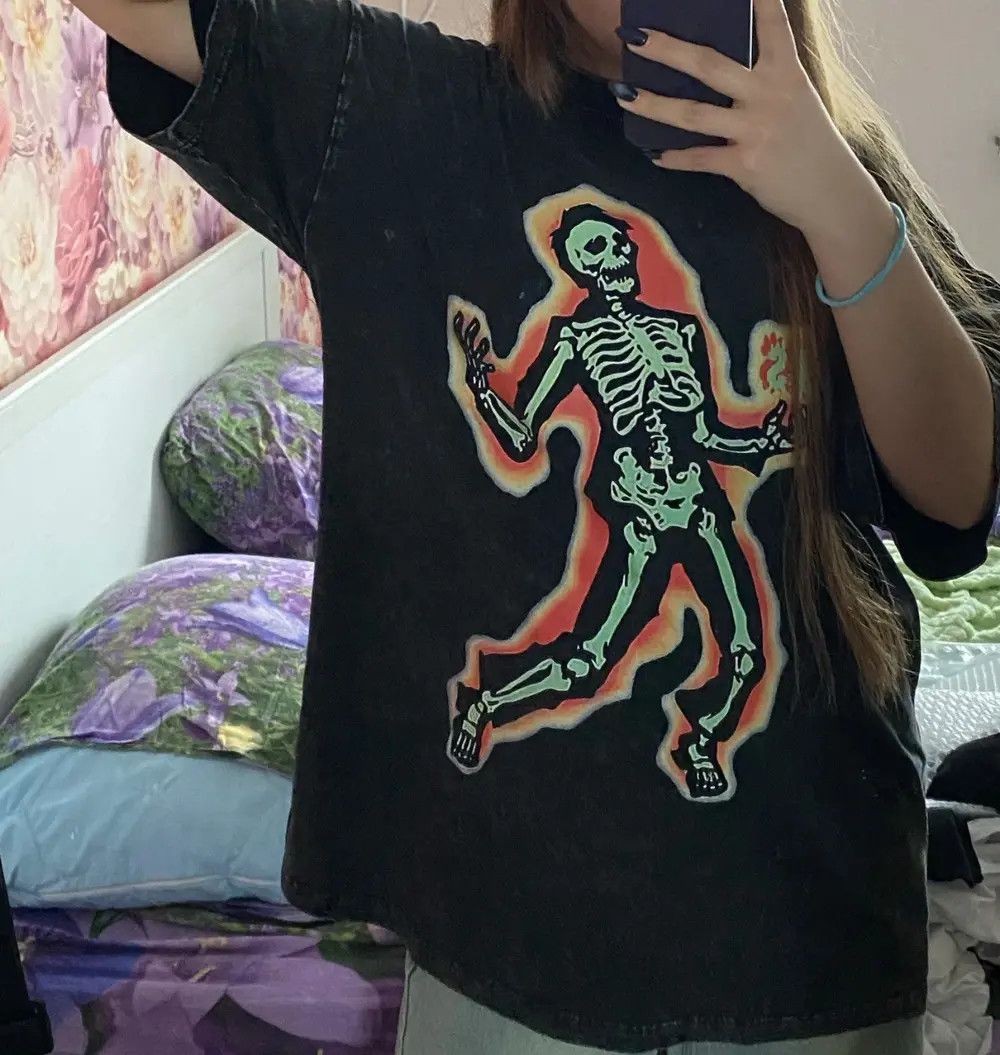 Japanese Brand Classic Faded Bone Tshirt Size US XXL / EU 58 / 5 - 4 Thumbnail