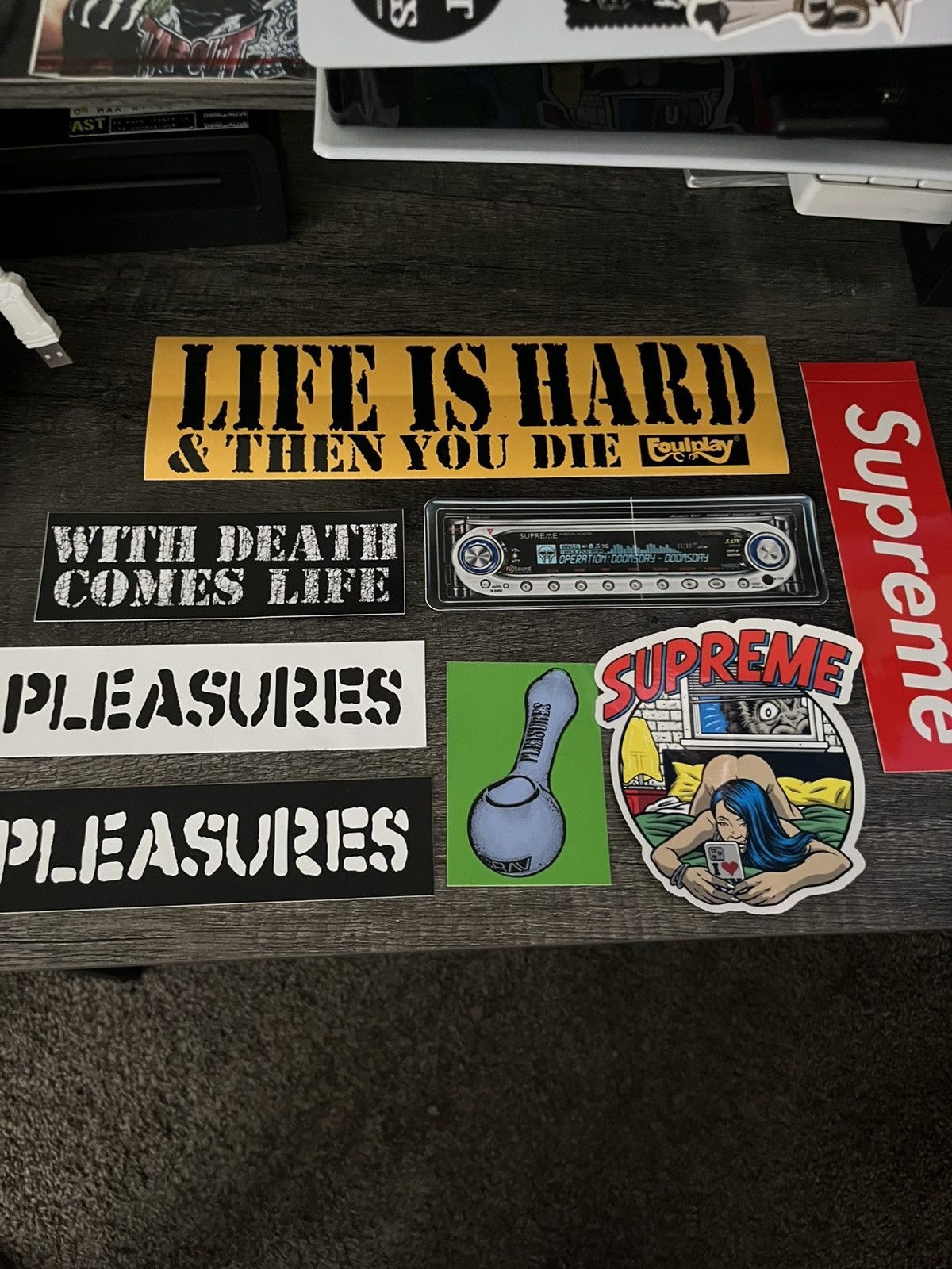 Supreme SUPREME STICKERS FREE WITH PURCHASE Size ONE SIZE - 2 Thumbnail