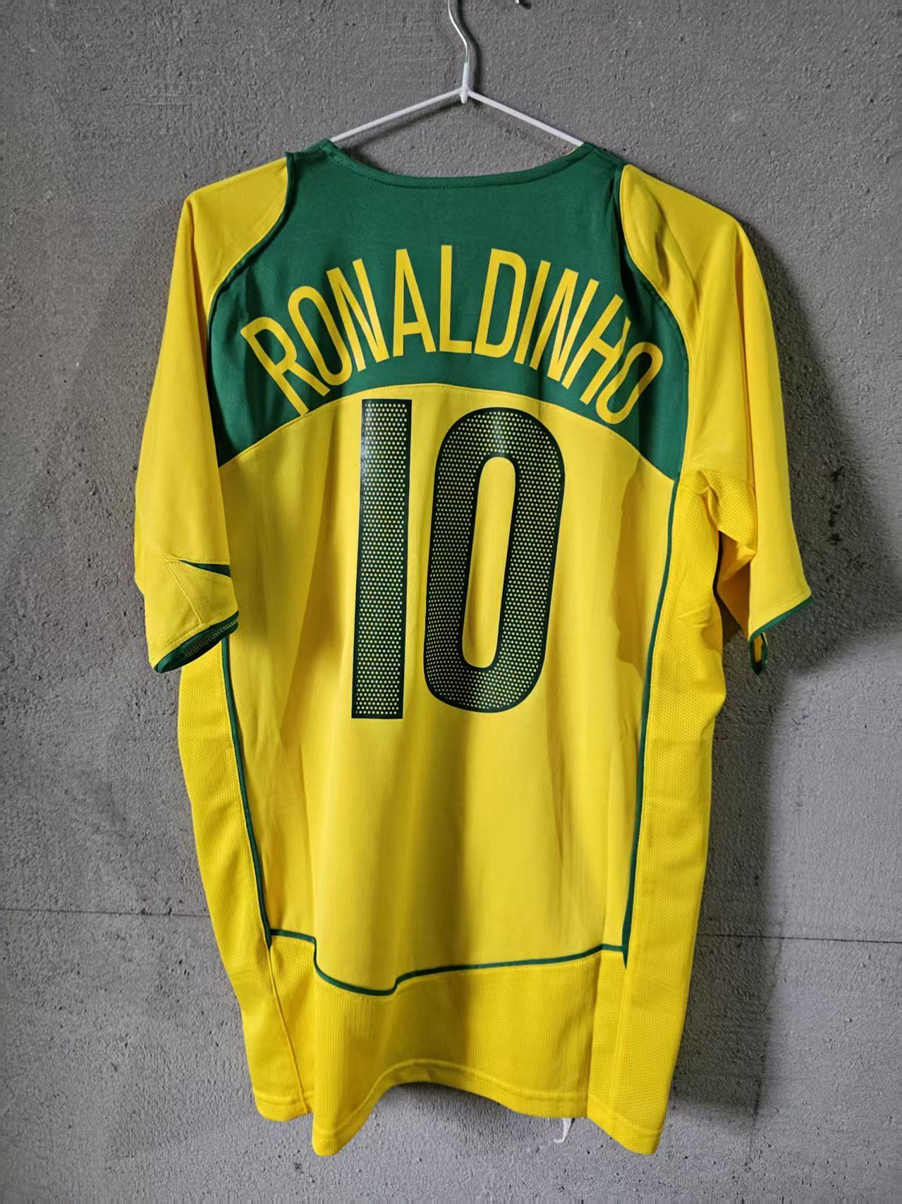 Other 2004 Brazil #10 Ronaldinho Jersey Home Size US XL / EU 56 / 4 - 2 Thumbnail