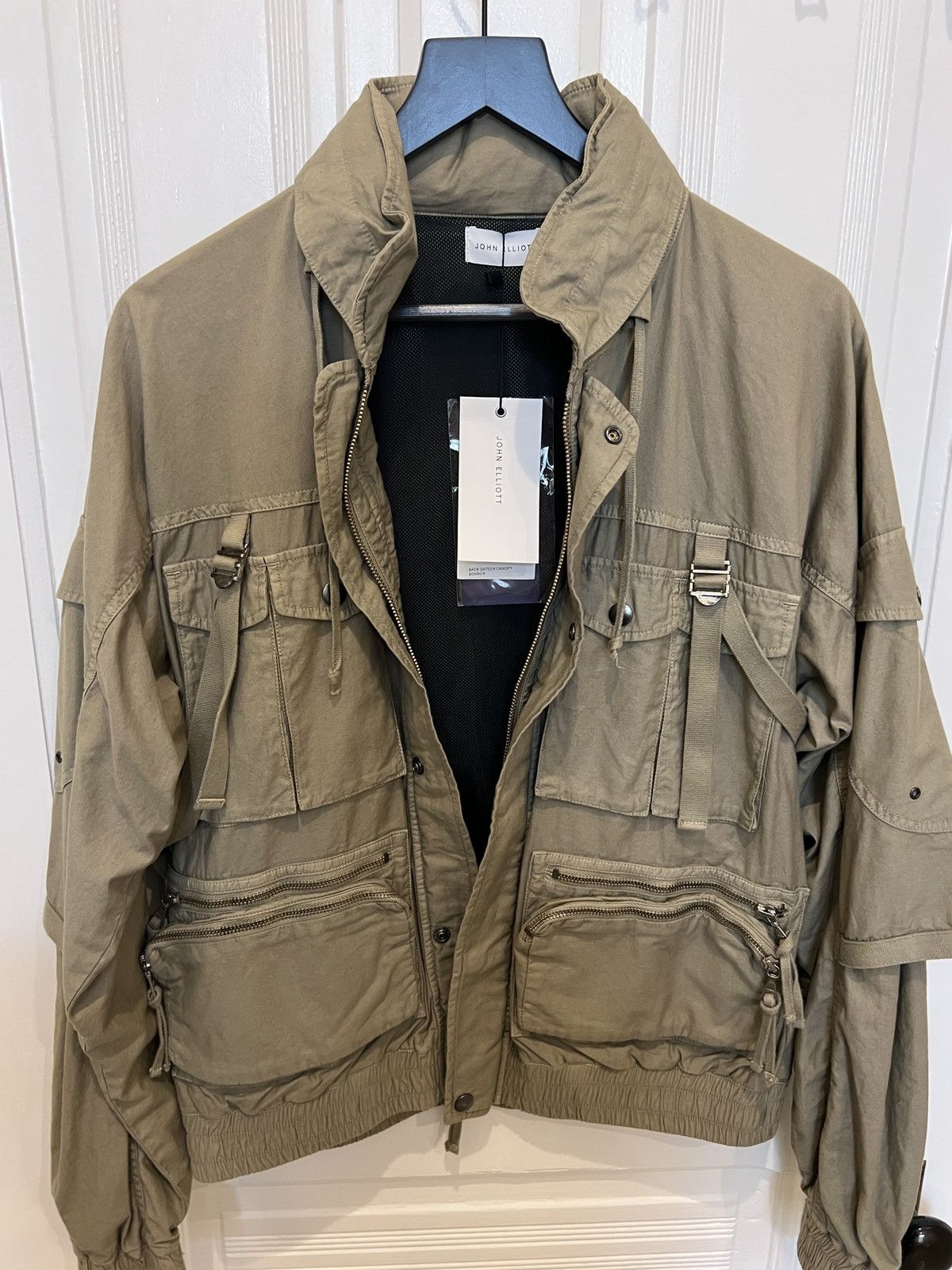 John Elliott John Elliott Back Sateen Canopy Bomber Size US M / EU 48-50 / 2 - 4 Thumbnail
