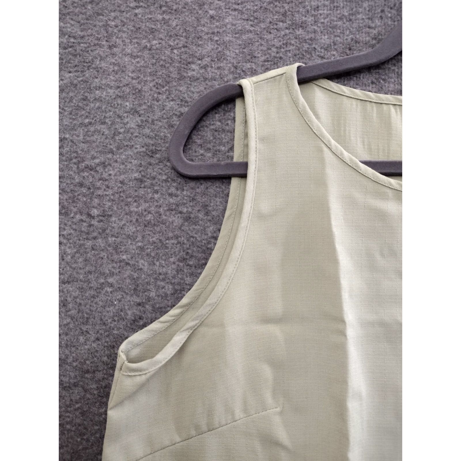Vintage Emily Rose M Sleeveless Italian Style Crochet Lace Hem Tank Top Light Olive Tank Womens M Light Olive Cropped Crochet Streetwear 2010s Italy style Size M / US 6-8 / IT 42-44 - 7 Thumbnail