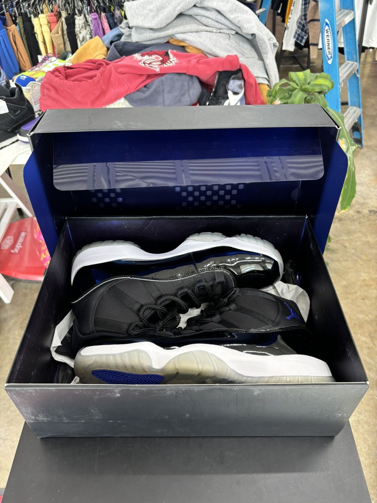 Jordan Brand Air Jordan 11 Space Jam Sz. 12 (2016) Size US 12 / EU 45 - 9 Thumbnail