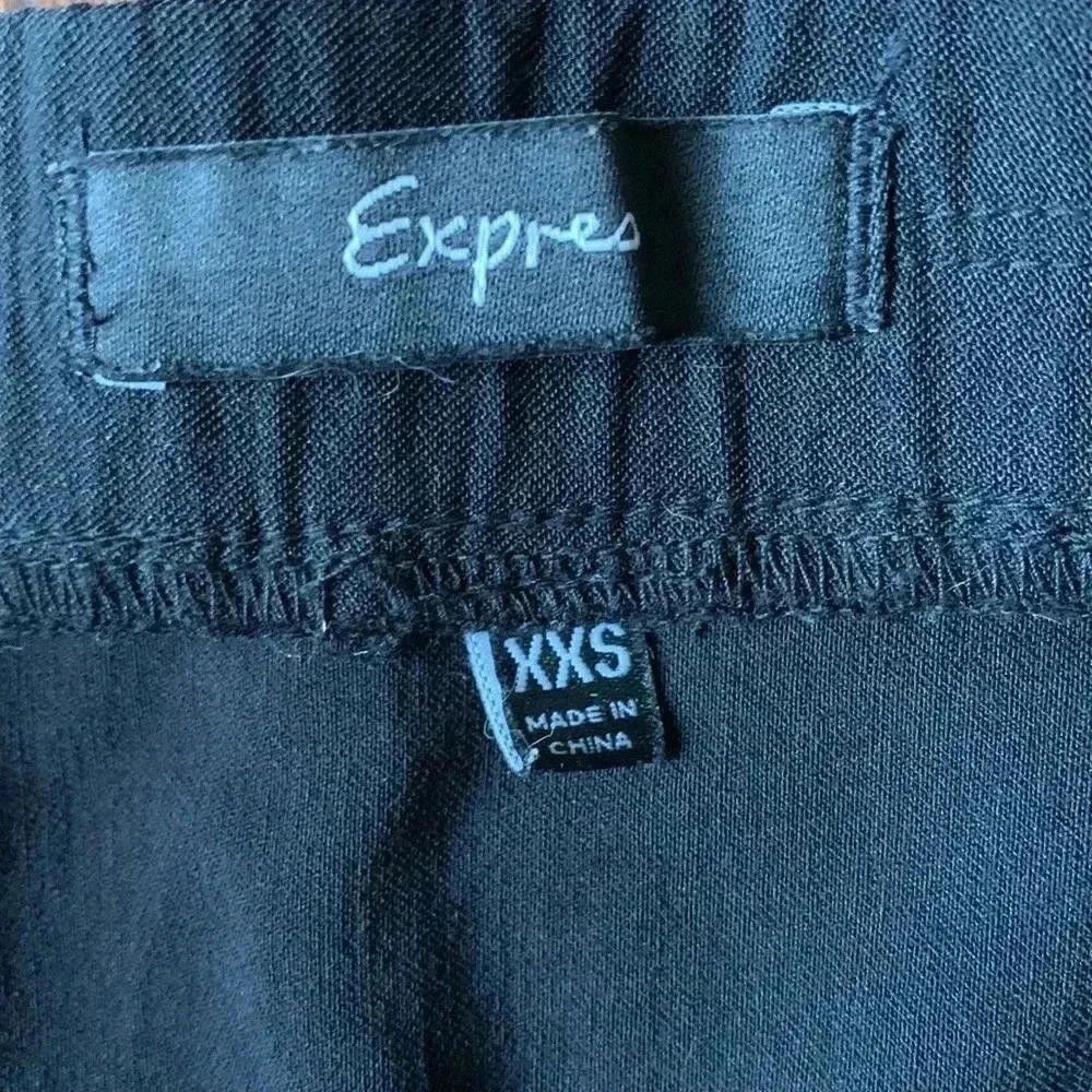 Express Express Black Mini Skirt - XXS Size 25" / US 0 / IT 36 - 4 Thumbnail