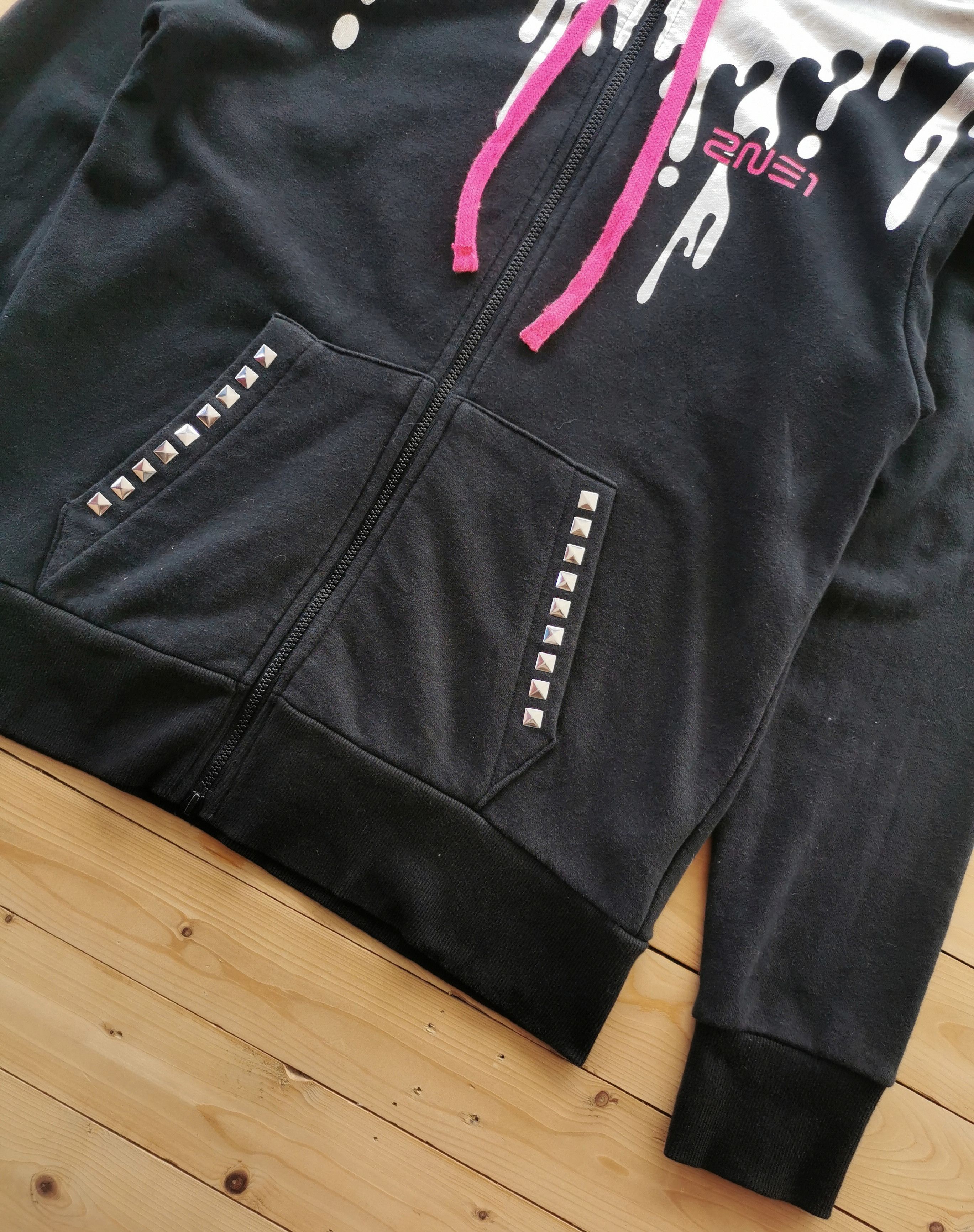 Band Tees 2NE1 Kpop Artist Hoodie BTS Blackpink Park Bom Size US L / EU 52-54 / 3 - 9 Thumbnail