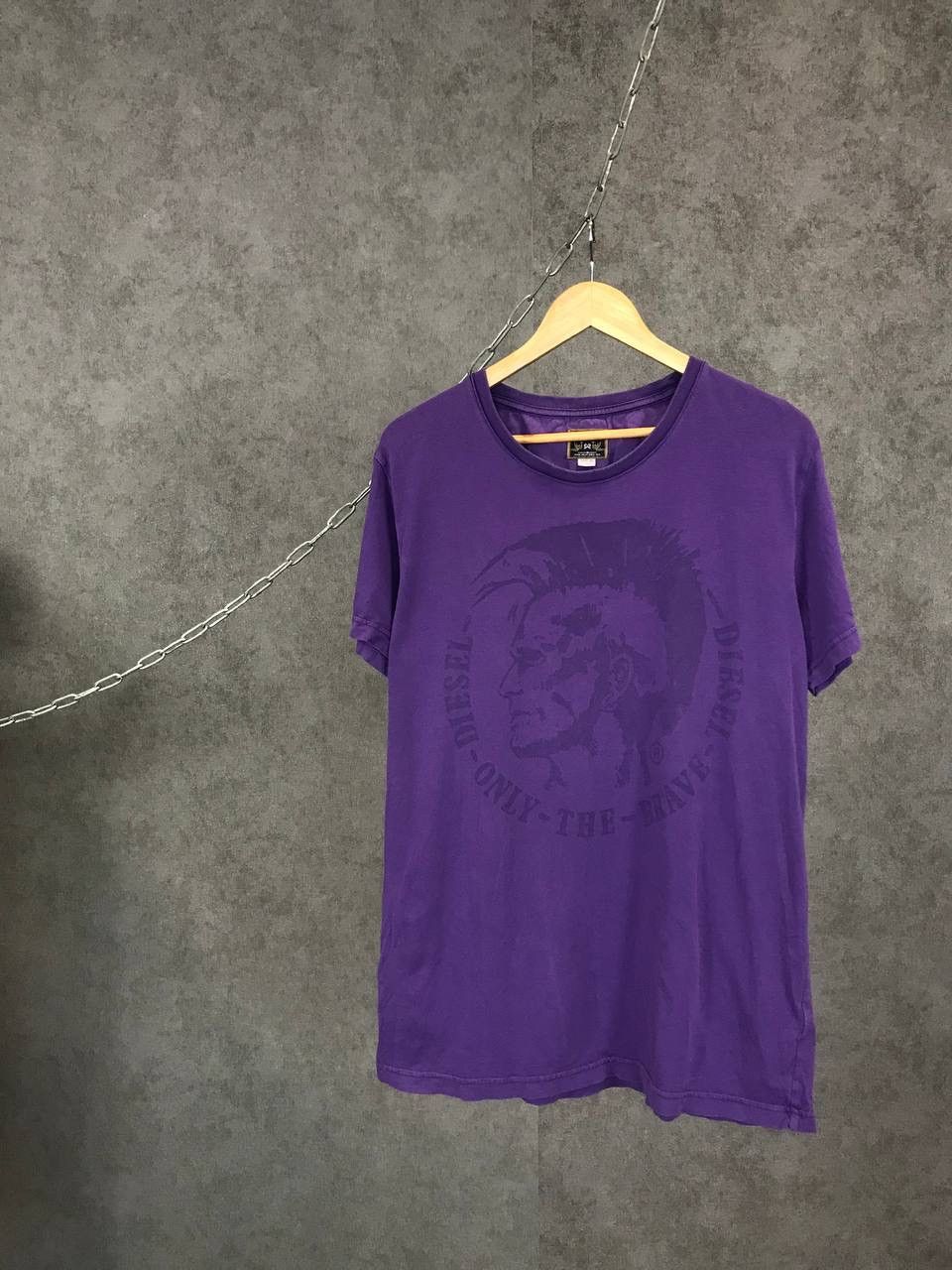 Diesel Diesel vintage designer big center logo tee Size US XL / EU 56 / 4 - 1 Thumbnail