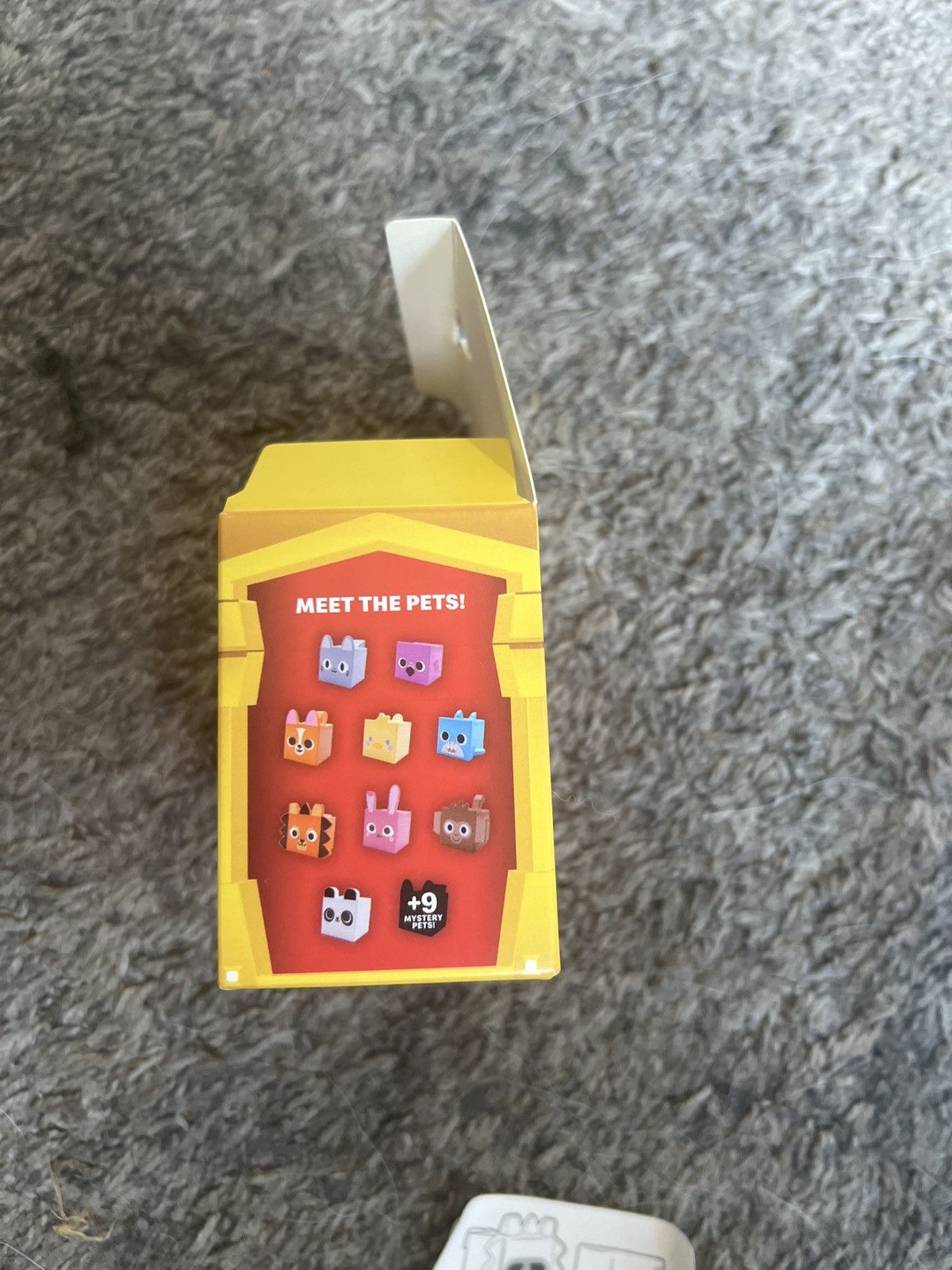 Hypebeast 2024 McDonald’s Pet Simulator Mystery Pet + Lion Size ONE SIZE - 6 Thumbnail