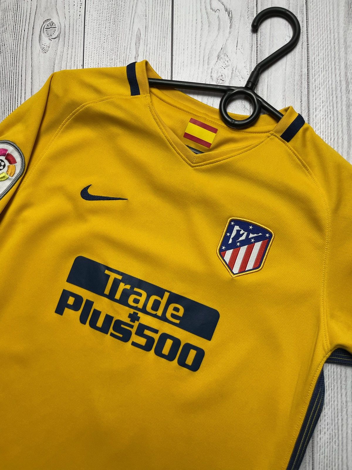 Nike × Vintage Vintage Nike Atletico Madrid 7 Griezmann soccer jersey Xs Size US XS / EU 42 / 0 - 3 Thumbnail