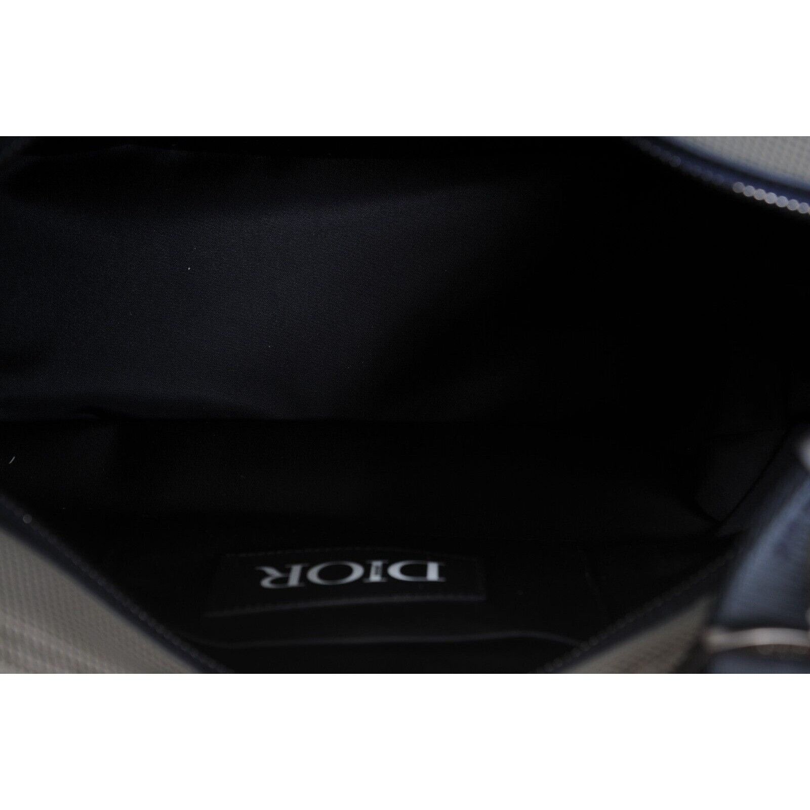 Dior × Sacai Saddle Messenger Bag Olive Green Navy Blue Leather - 02268 Size ONE SIZE - 21 Thumbnail