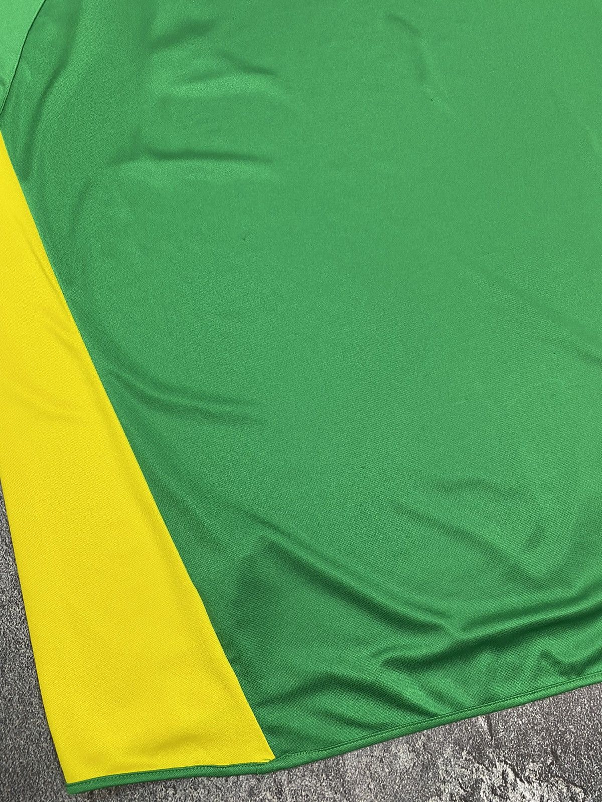 Adidas × Vintage Adidas South Africa 2005-06 Vintage Soccer jersey Mundial Size US XXL / EU 58 / 5 - 16 Thumbnail