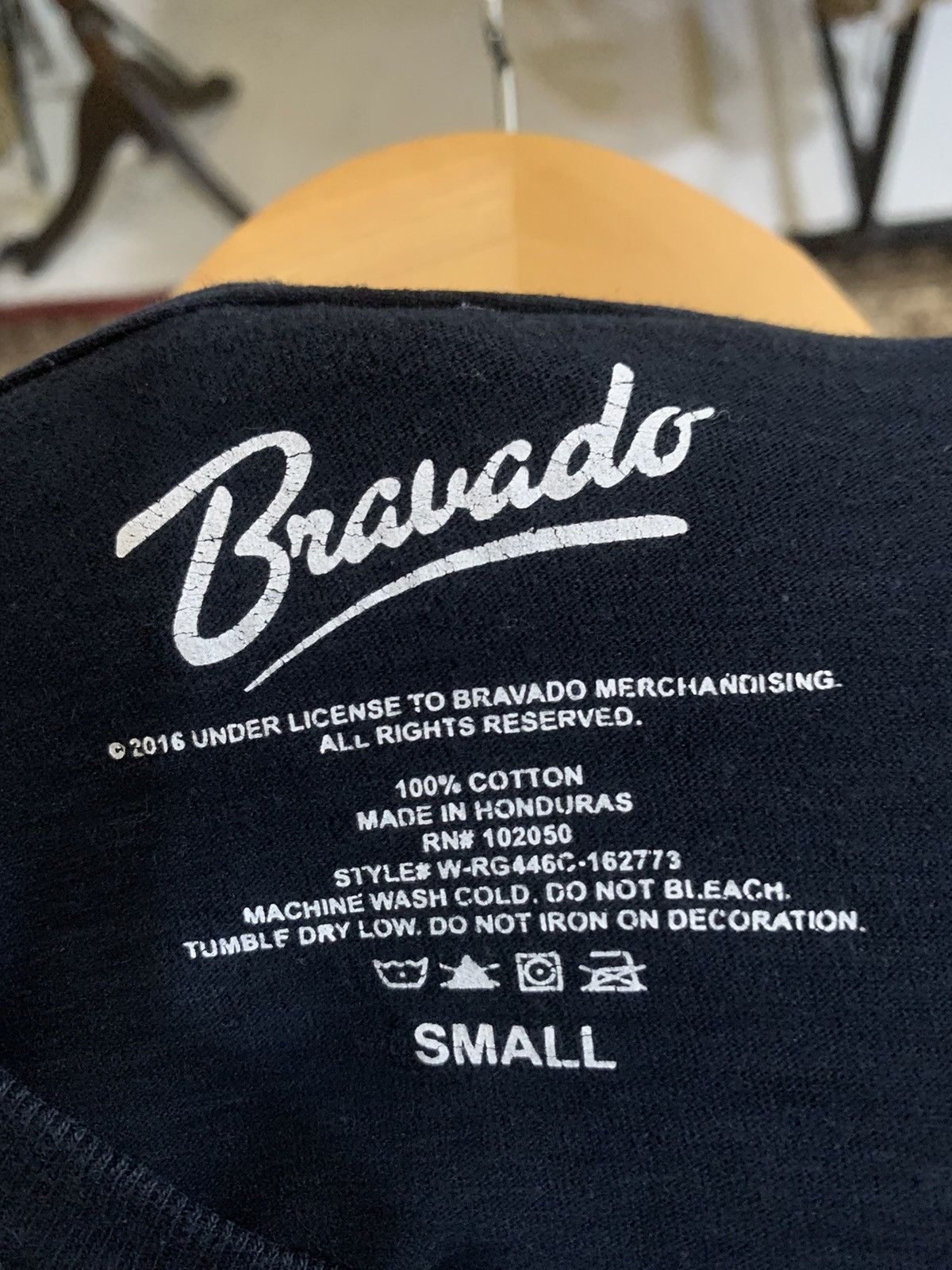 Rap Tees Vintage 2Pac Shakur Bravado Tee Size US S / EU 44-46 / 1 - 10 Thumbnail