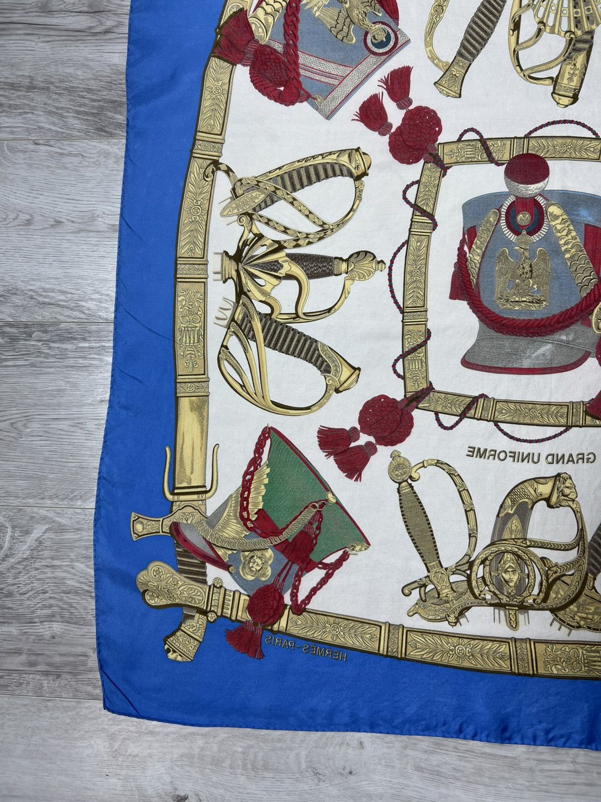 Hermes × Vintage Vintage HERMES CARRE 90 GRAND UNIFORME J. Metz Silk Scarf Size ONE SIZE - 20 Thumbnail