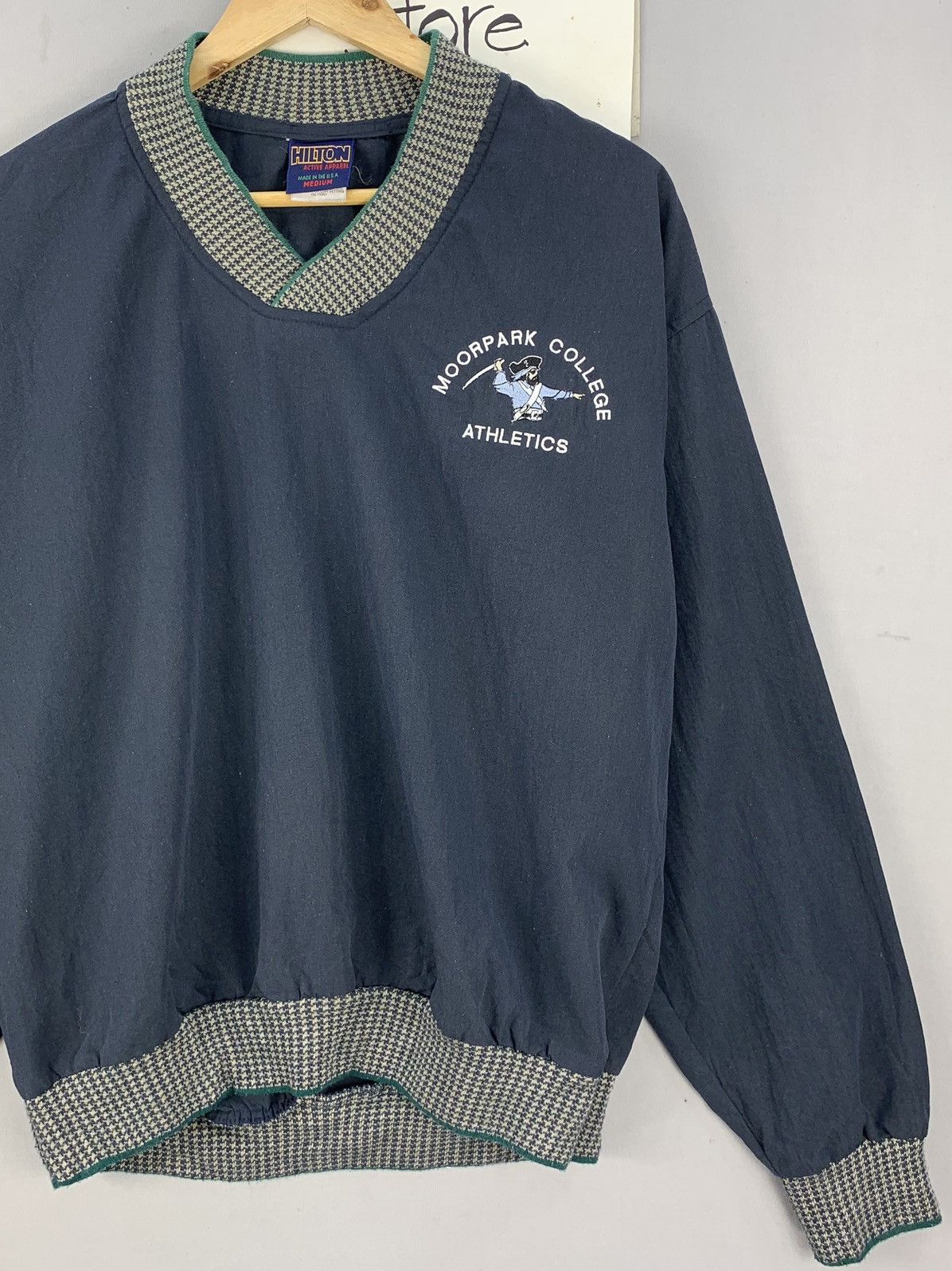 Vintage Vintage USA Hilton Moorpark College Pullover Windbreaker Size US L / EU 52-54 / 3 - 4 Thumbnail