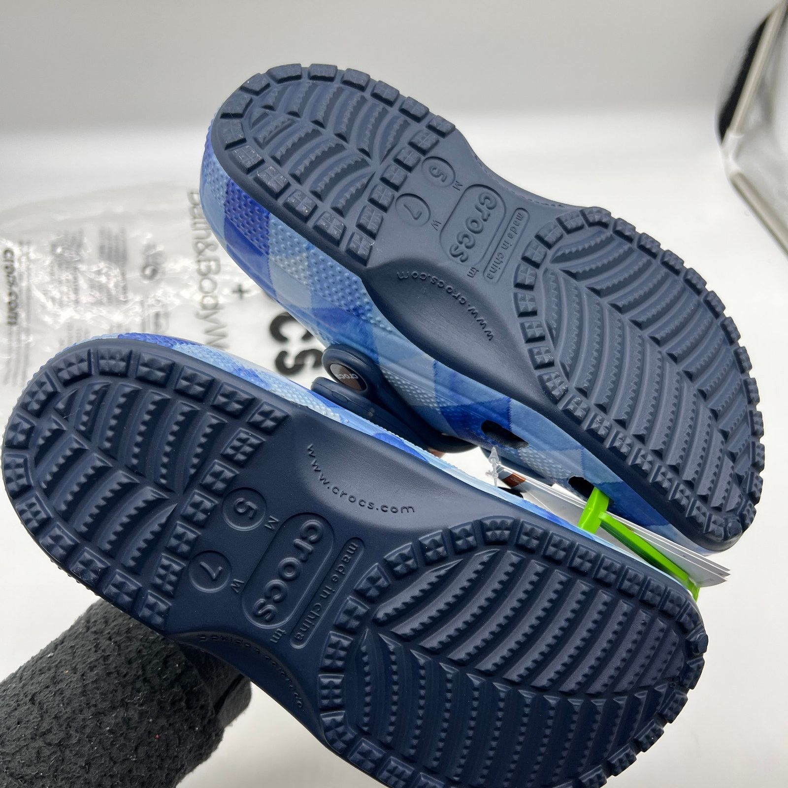 Crocs Bath and Body Works Crocs Gingham w/ Jibbitz™ Charms Size US 7 / IT 37 - 10 Thumbnail