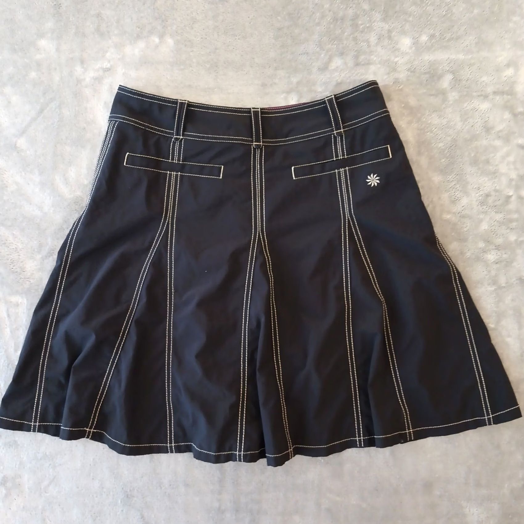 Athleta Athleta Skort Women's Size 6 Black Short Polyester Spandex Lightweight Size 28" / US 6 / IT 42 - 2 Thumbnail