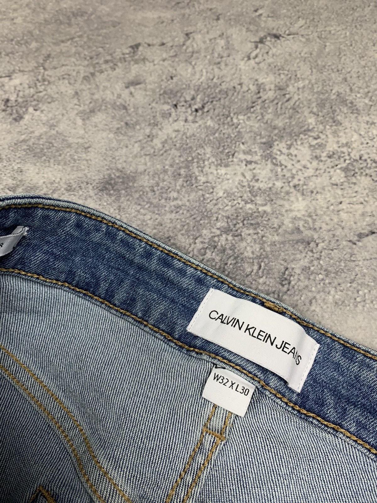 Calvin Klein Calvin Klein Washed Blue Jeans Slim Taper Fit Size W32L30 Size US 32 / EU 48 - 9 Thumbnail