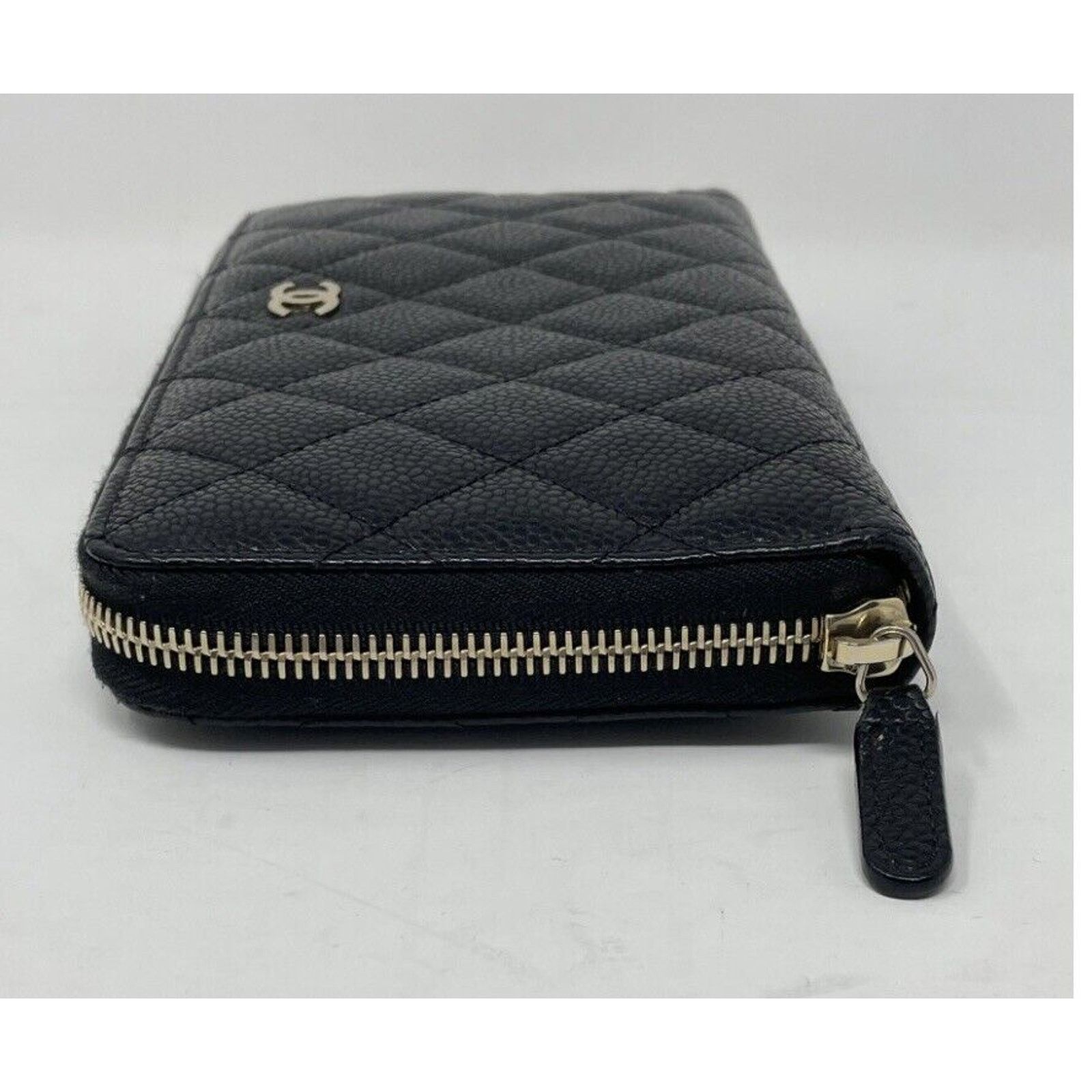 Chanel Authentic chanel quilted caviar zip wallet Size ONE SIZE - 5 Thumbnail
