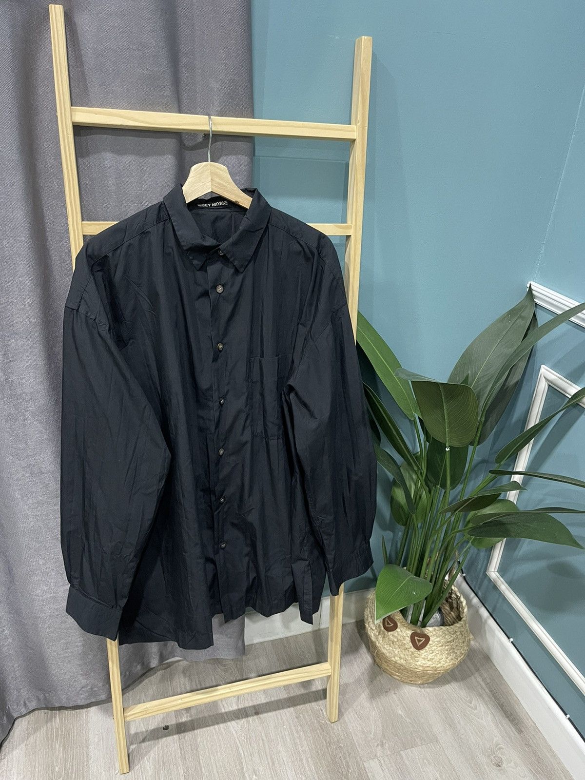 ISSEY MIYAKE Plain Black Shirt