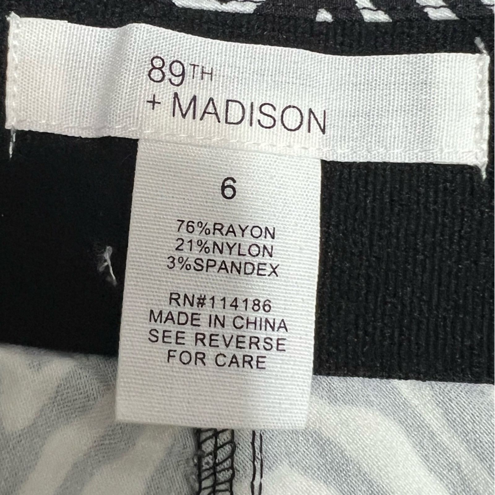 Madison 89th & Madison Zebra Print Shorts Stretchy Size 6 Size 28" / US 6 / IT 42 - 2 Thumbnail