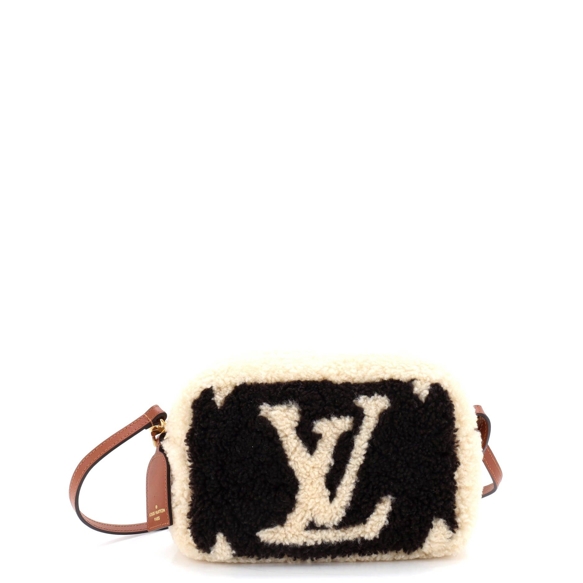 Louis Vuitton Beach Pouch Size ONE SIZE - 1 Thumbnail