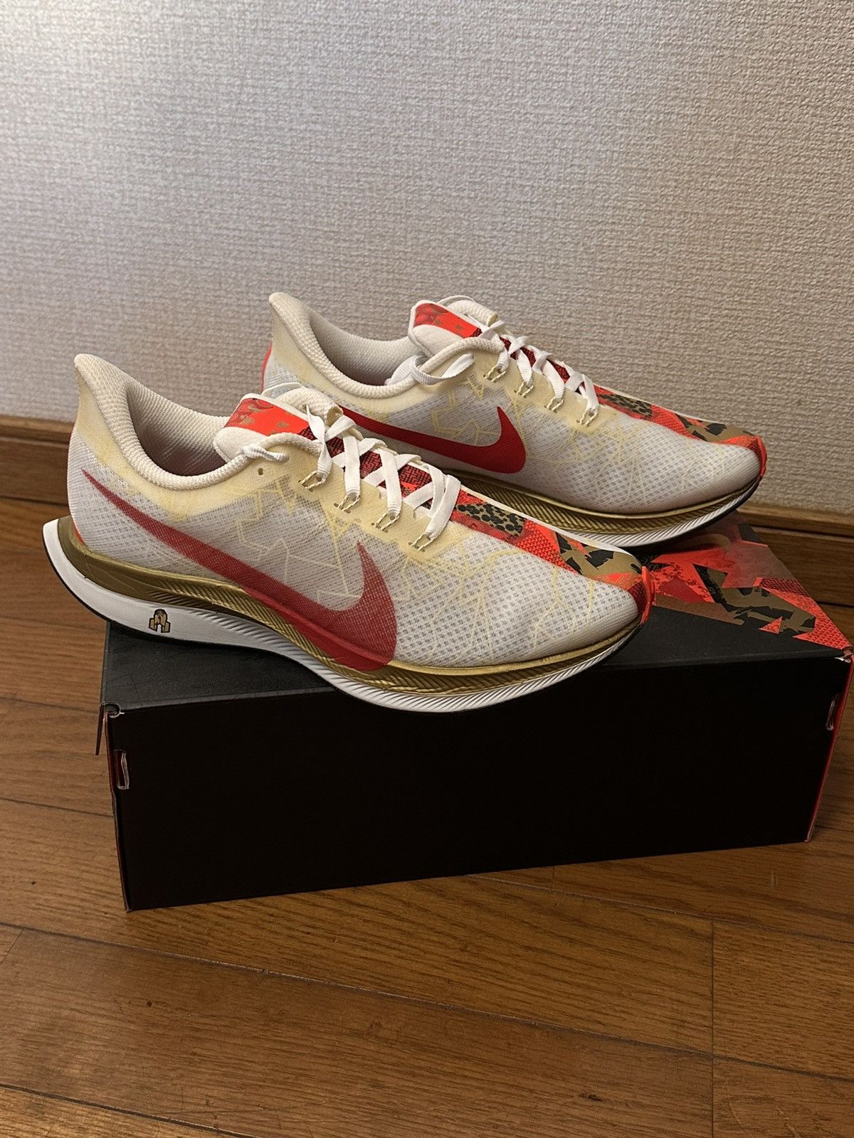 Nike NIKE WMNS ZOOM PEGASUS 35 TB CHINESE NEW YEAR Size US 7.5 / IT 37.5 - 3 Thumbnail