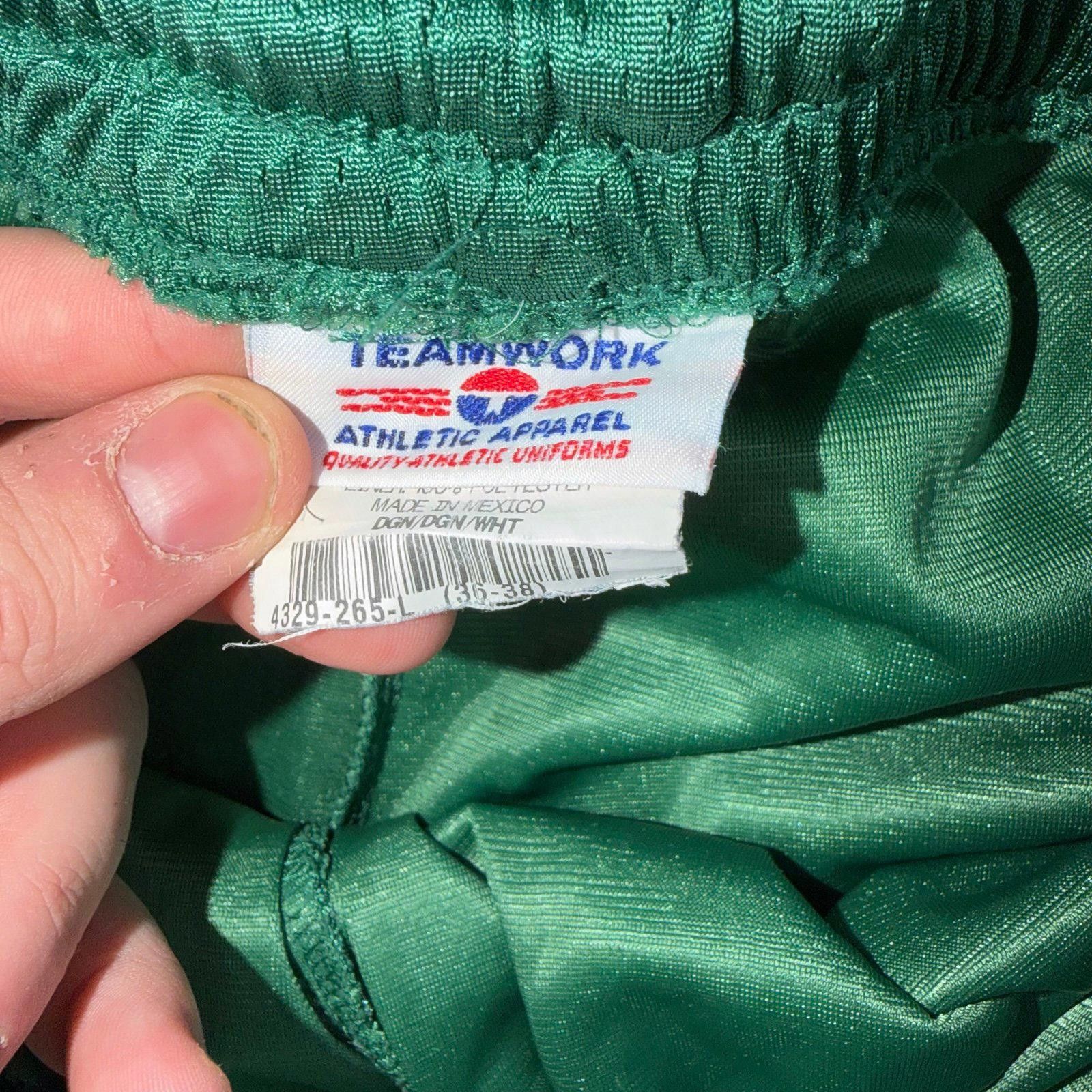 Nike Teamwork Athletic Apparel Green Dazzle Hoop Shorts Mens LG Size US 34 / EU 50 - 2 Thumbnail