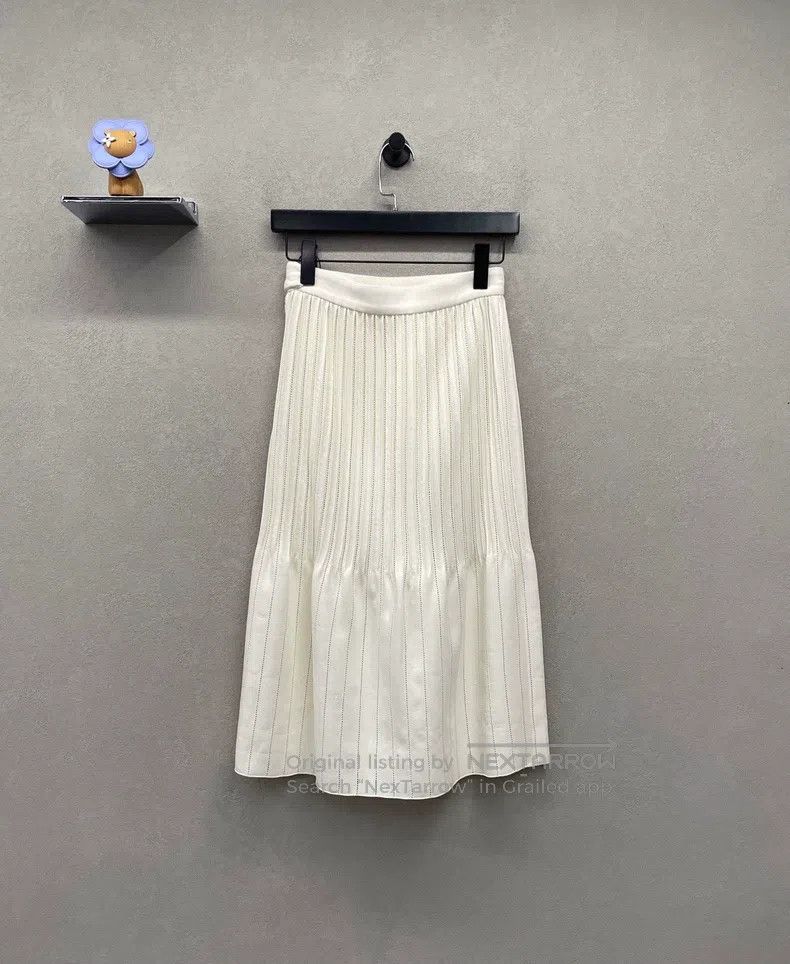 Hermes Hermes High-Waisted A-Line Skirt in Beige Size 42" / US 20 - 2 Thumbnail