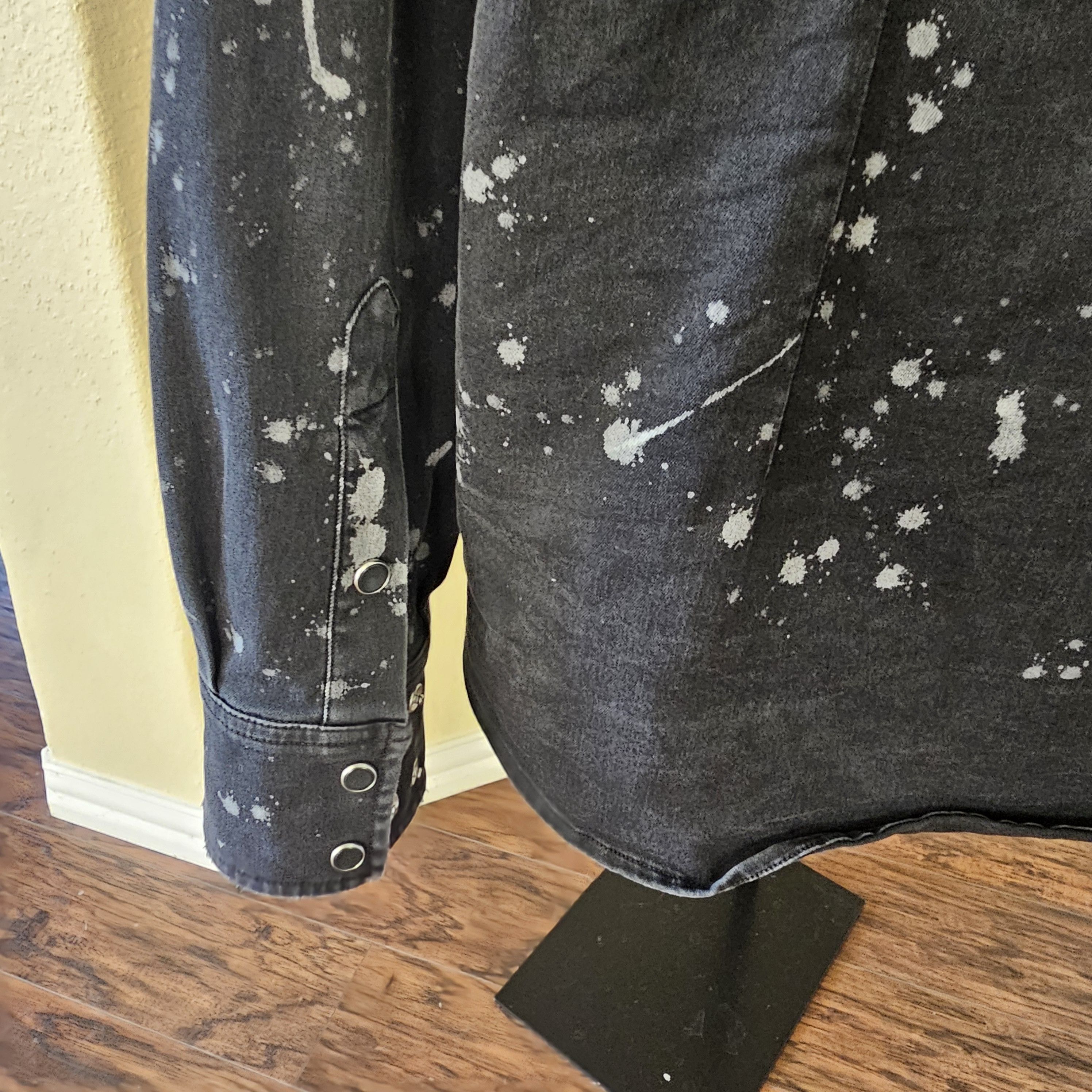 Dolce & Gabbana Dolce & Gabanna Charcoal Distressed Denim Shirt Size 42/L Size US L / EU 52-54 / 3 - 20 Thumbnail