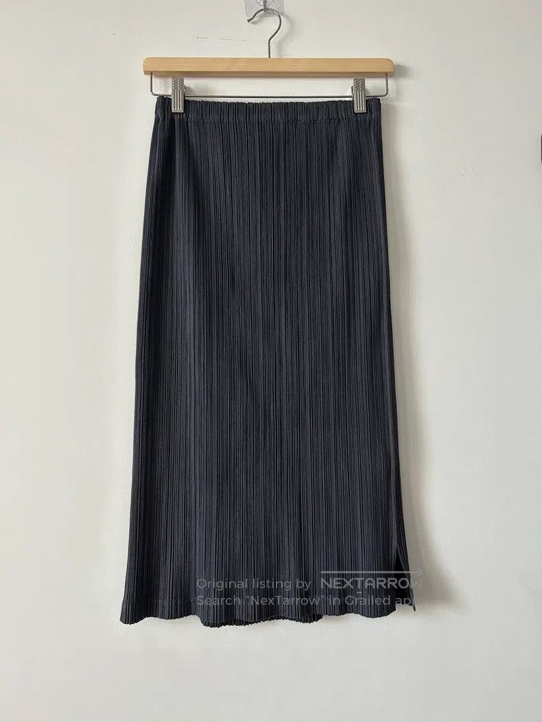 Issey Miyake Issey Miyake Black Midi Skirt Size 25" / US 0 / IT 36 - 1 Thumbnail